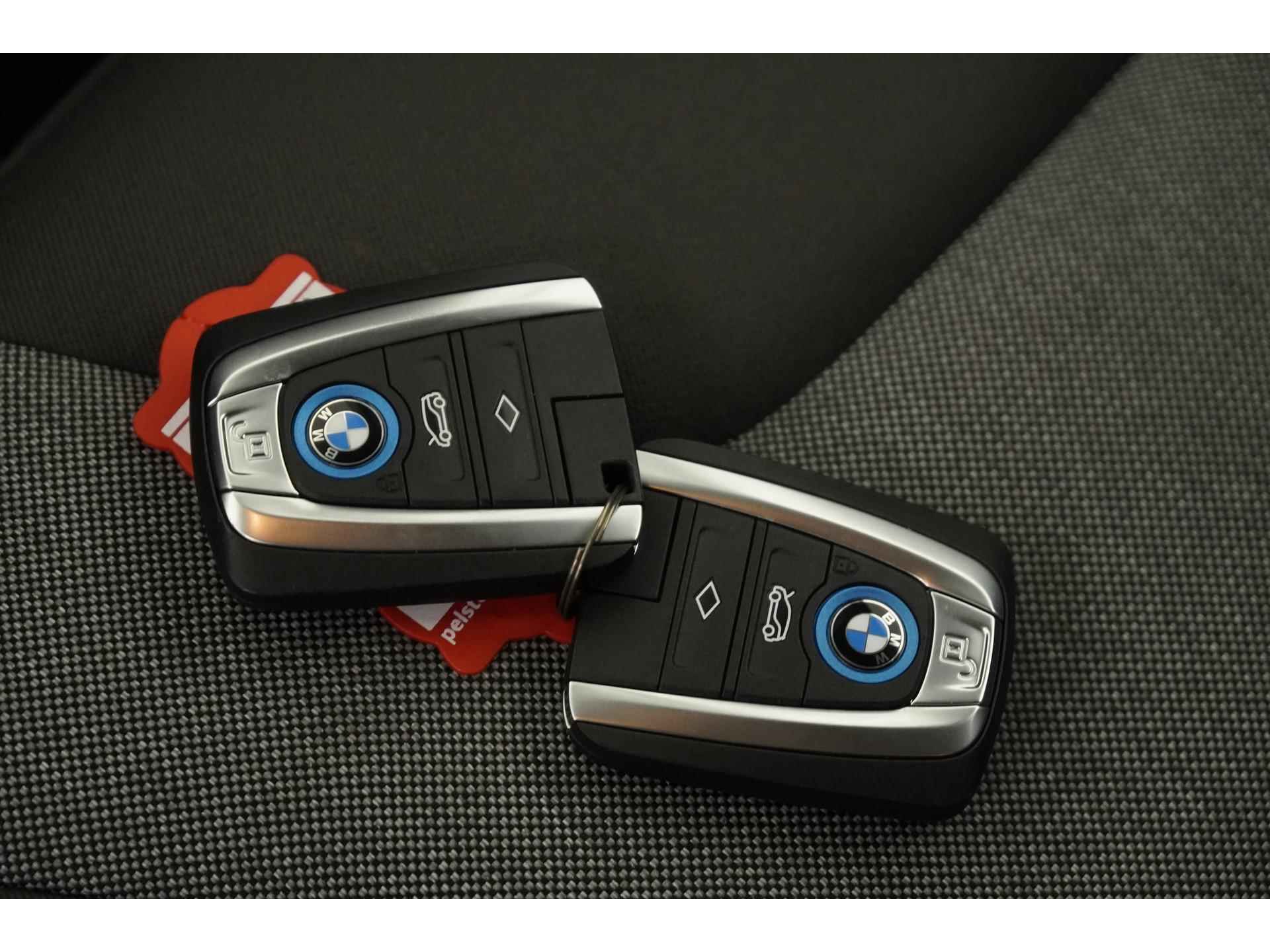 BMW i3 Basis 120Ah 42 kWh | Camera | Driving Assistant Plus | Warmtepomp | Comfort pakket |  Zondag Open! - 34/39