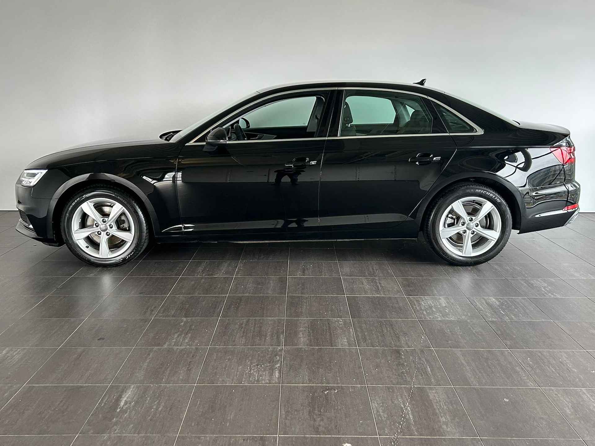 Audi A4 35 TFSI 150pk Sport - 2/27