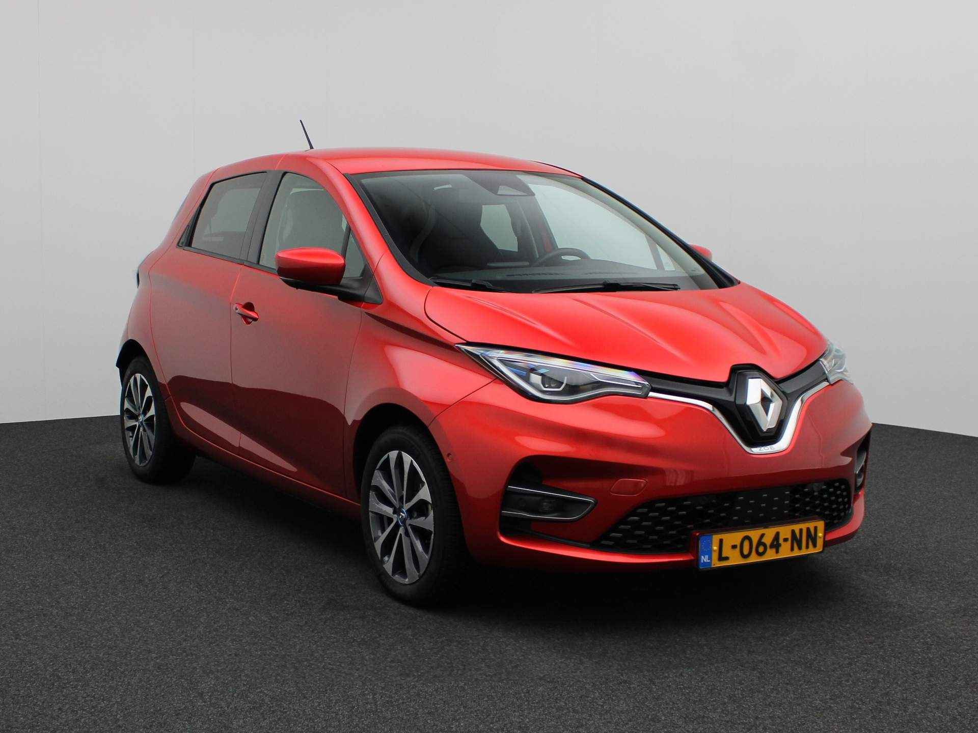 Renault ZOE R135 Intens 52 kWh - € 2000,- Subsidie - Bose Premium Audio - Pack Winter - All Season Banden - Batterijkoop - - 2/37