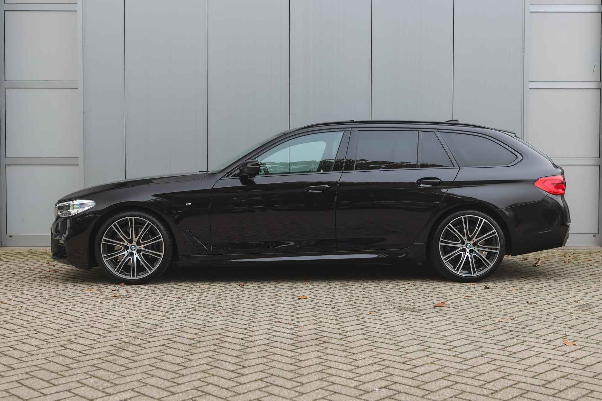 BMW 5 Serie Touring 530i High Executive M Sport Automaat / Panoramadak / Adaptieve LED / Parking Assistant Plus / Gesture Control / Head-Up / Comfort Access - 9/42