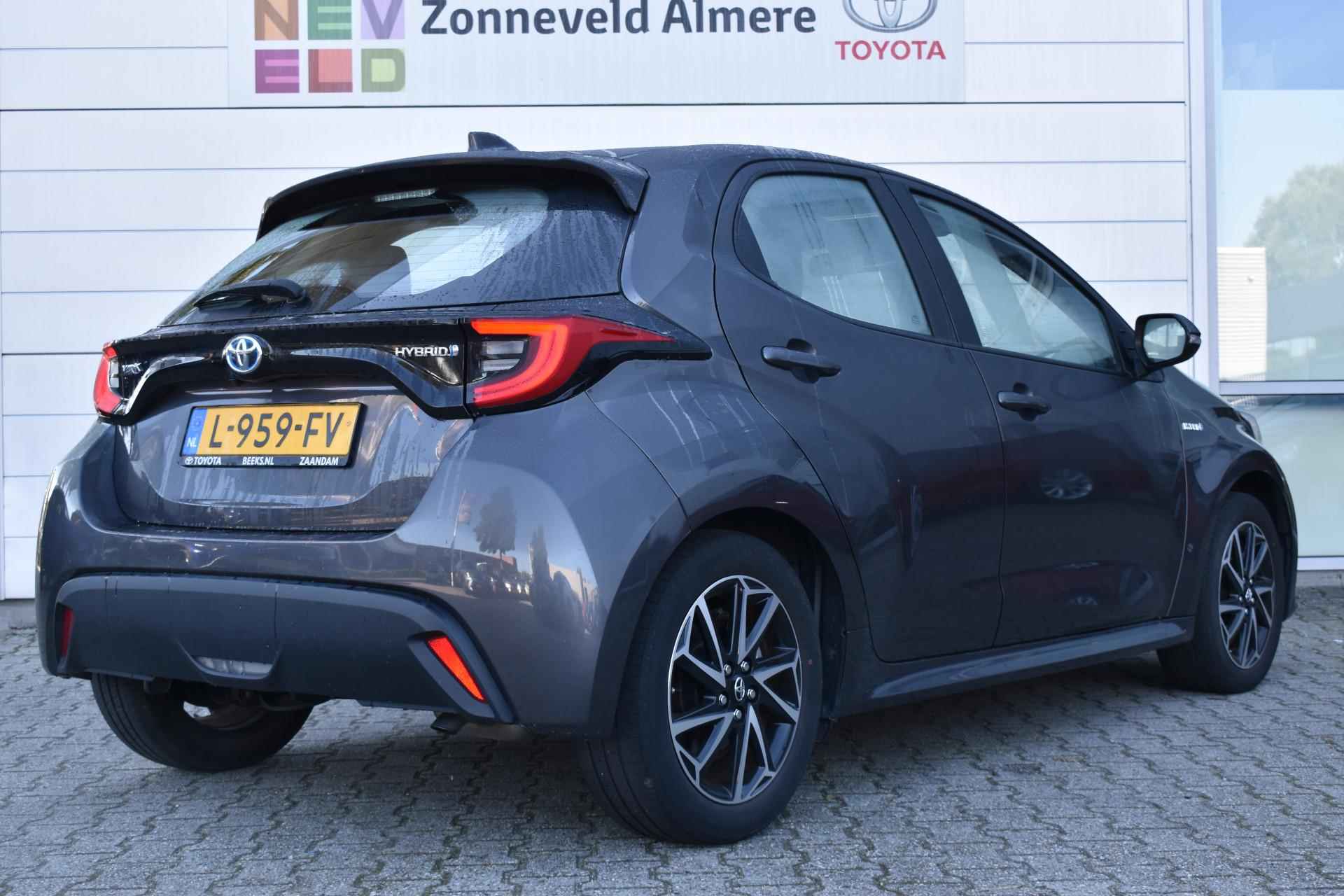 Toyota Yaris 1.5 Hybrid Dynamic - 8/28