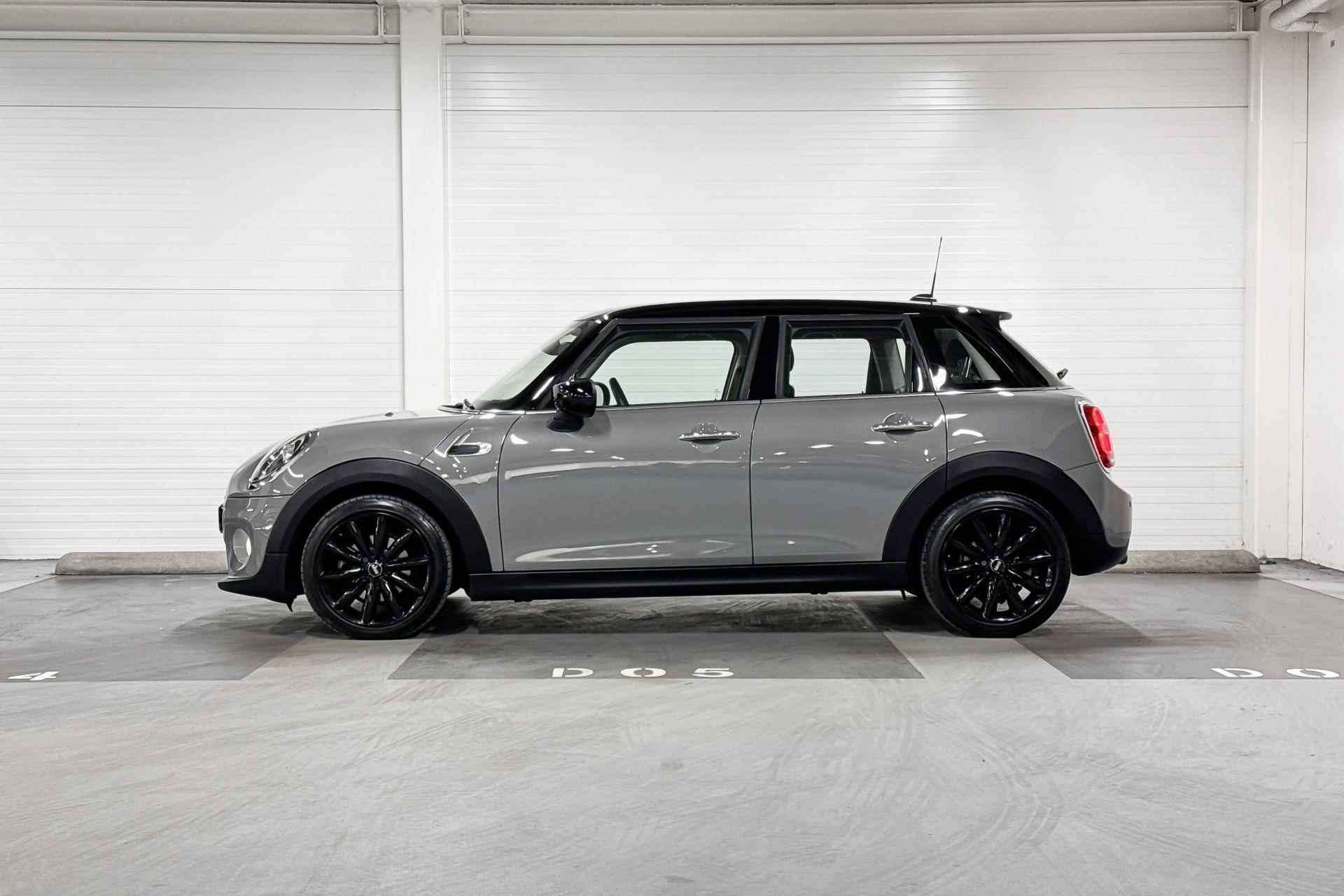 MINI 5-deurs Cooper Pepper | Apple CarPlay | Park Distance Control | Navigatiesysteem - 2/24