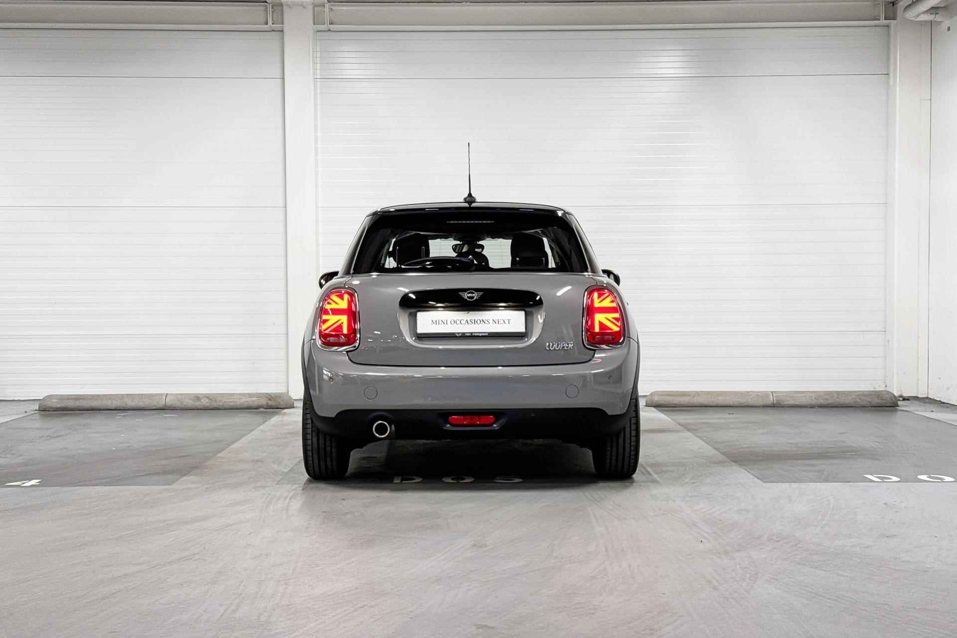 MINI 5-deurs Cooper Pepper | Apple CarPlay | Park Distance Control | Navigatiesysteem - 7/24