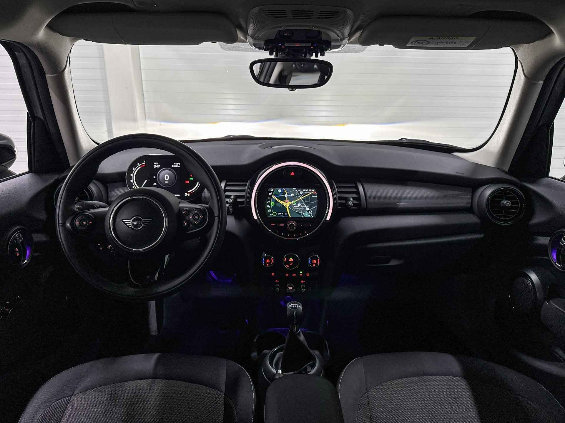 MINI 5-deurs Cooper Pepper | Apple CarPlay | Park Distance Control | Navigatiesysteem - 13/24