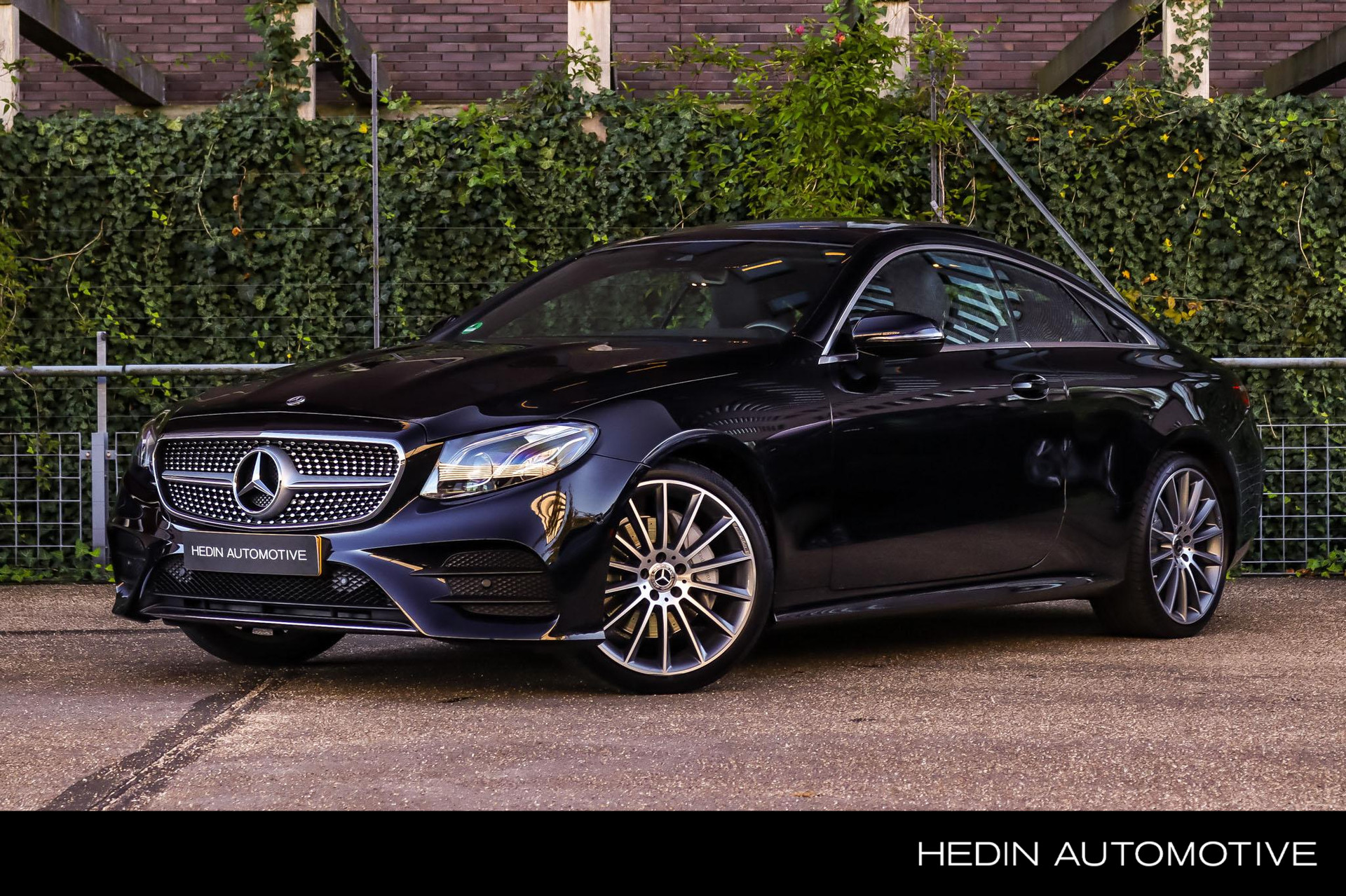 Mercedes-Benz E-klasse E 200 Coupé Automaat AMG Line | Premium Pakket | Panoramadak | Comand Online | Burmester Audio | Multibeam LED | Memory | Parktronic | Spiegelpakket