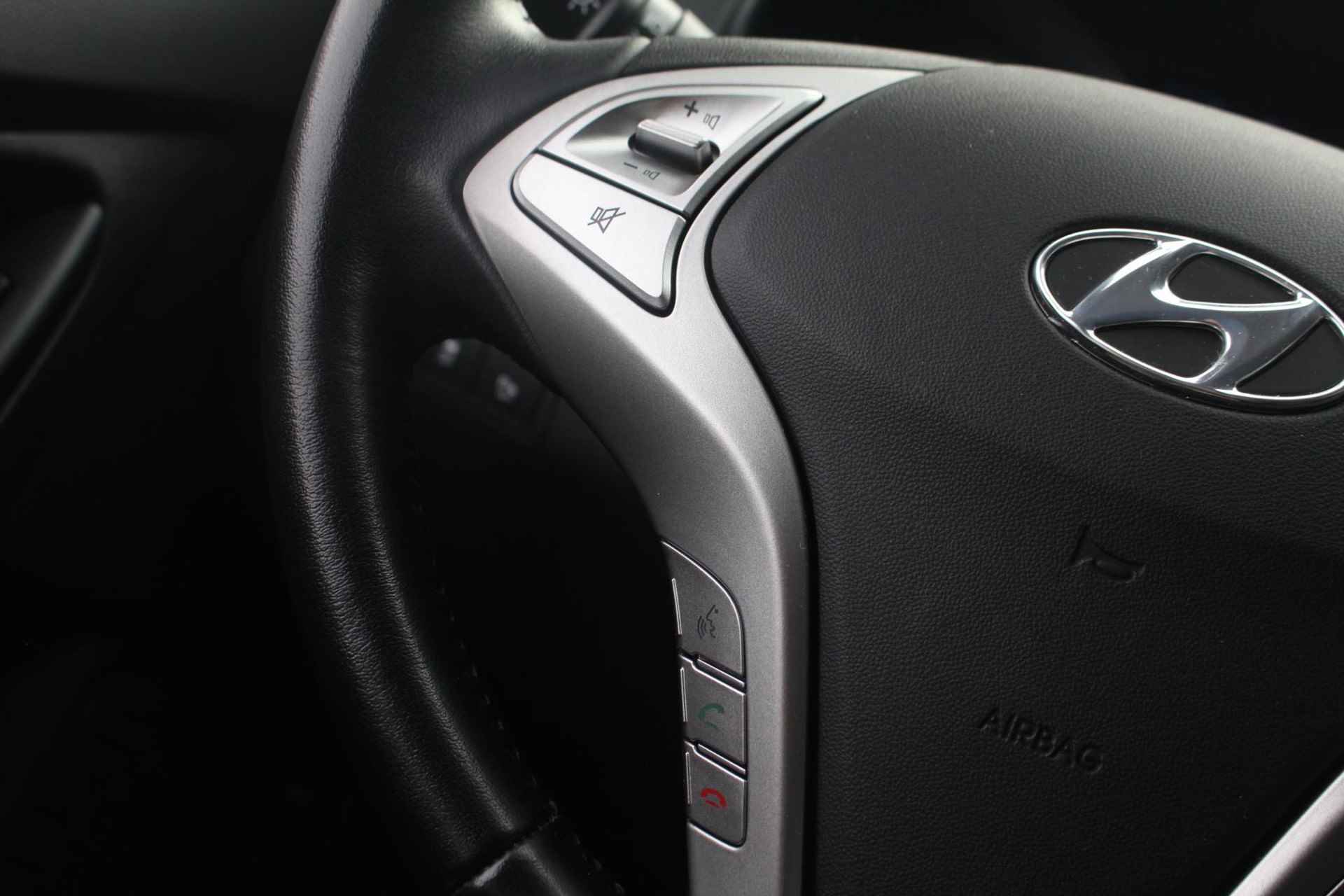 Hyundai ix20 1.4i Go! 90pk | Navigatie | Achteruitrijcamera | Lichtmetalen Velgen 16" - 27/32