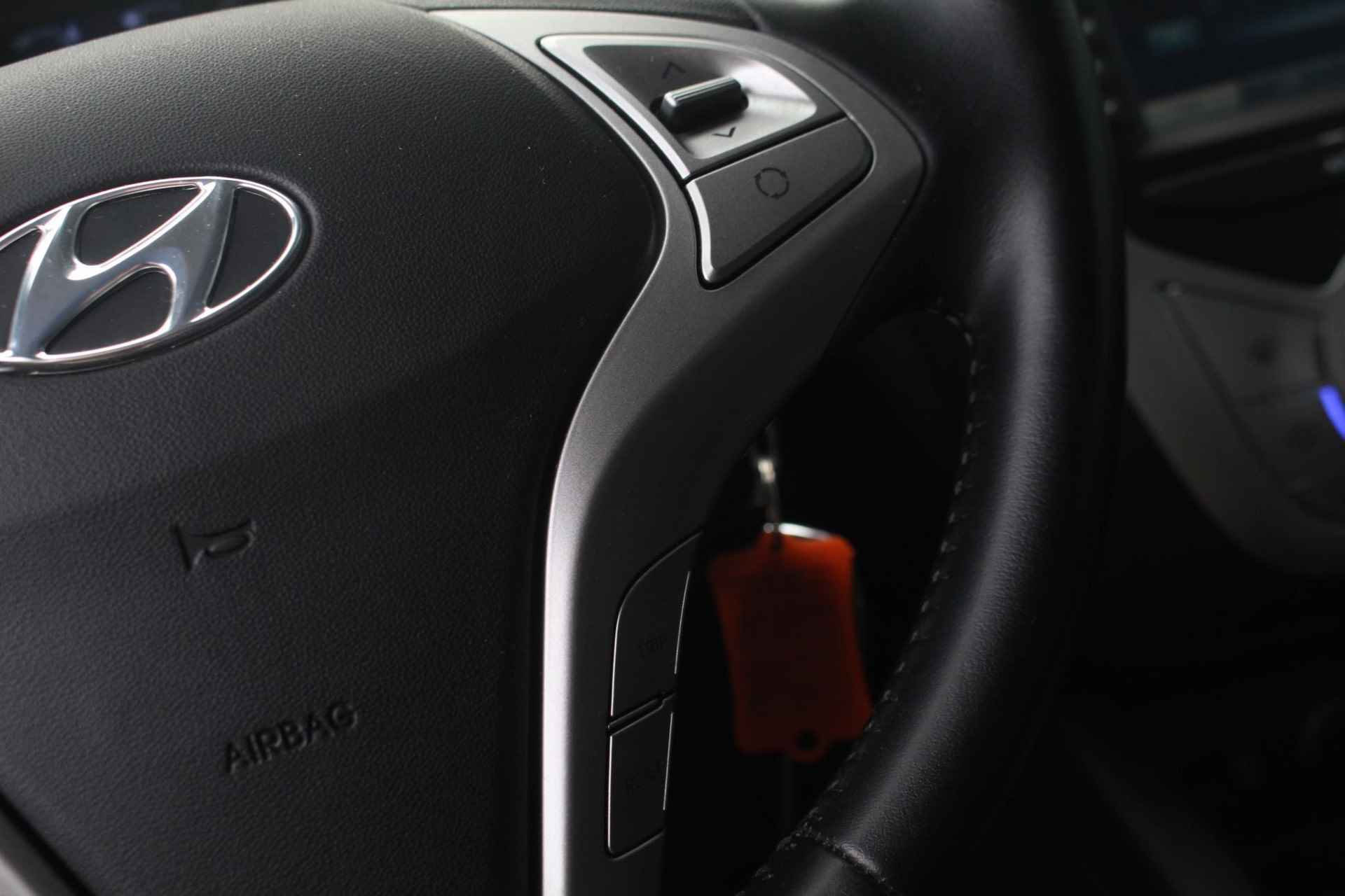 Hyundai ix20 1.4i Go! 90pk | Navigatie | Achteruitrijcamera | Lichtmetalen Velgen 16" - 28/32