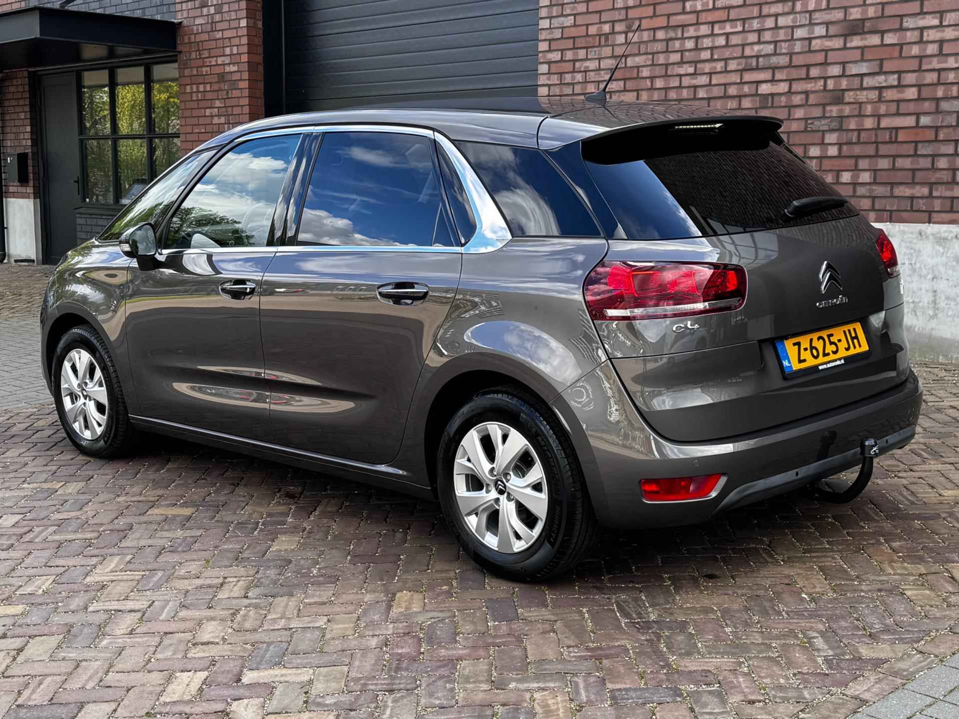 Citroen C4 Picasso 1.2 PureTech Feel / 130 PK / Trekhaak / Navigatie + Camera / Automaat / Climate control / 1e Eigenaar - 12/51