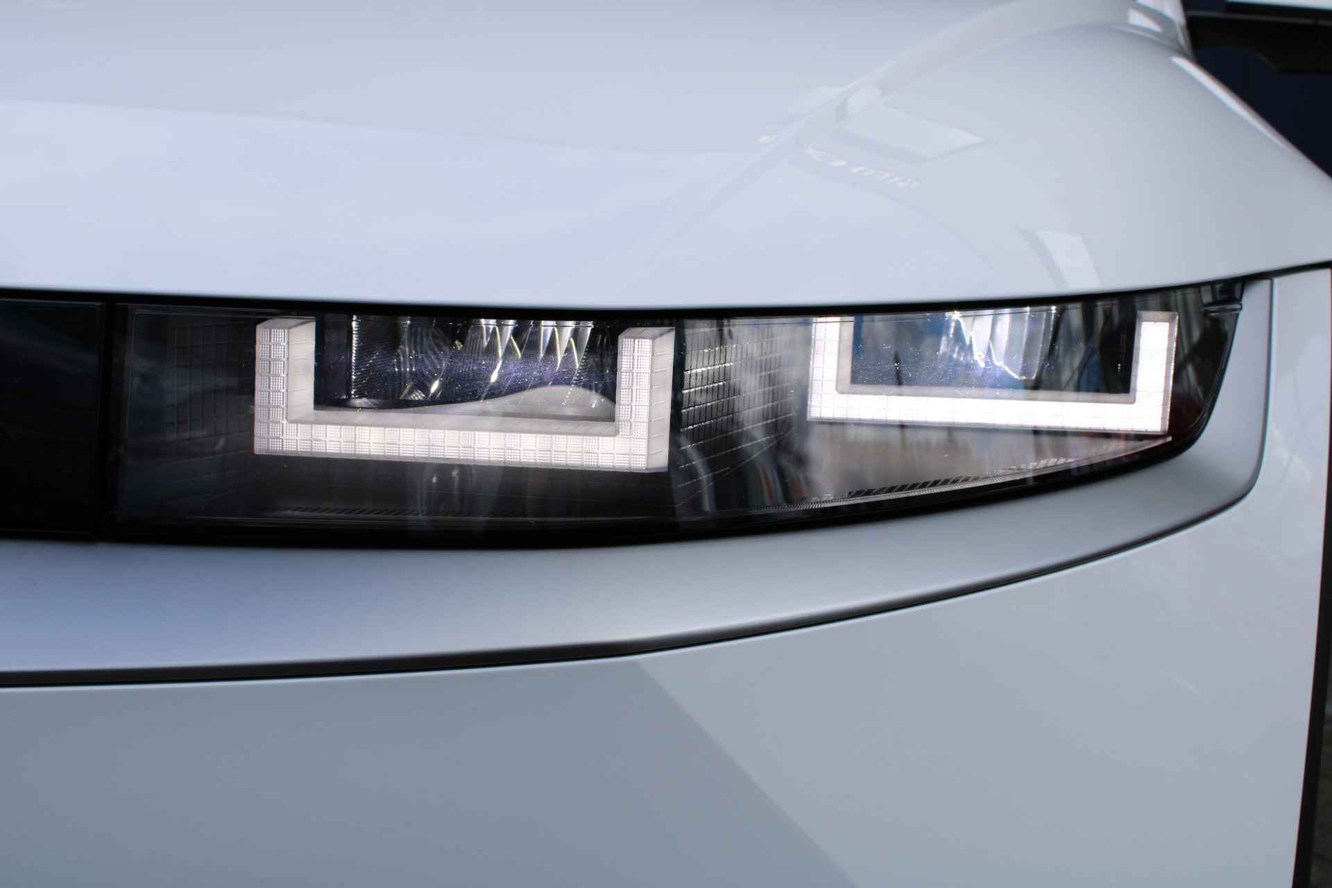 Hyundai IONIQ 5 73 kWh 218pk Style Automaat | Climate | Camera | Keyless | Full Led | Navigatie | 19" Lichtmetaal | Adaptieve Cruisecontrol - 11/29