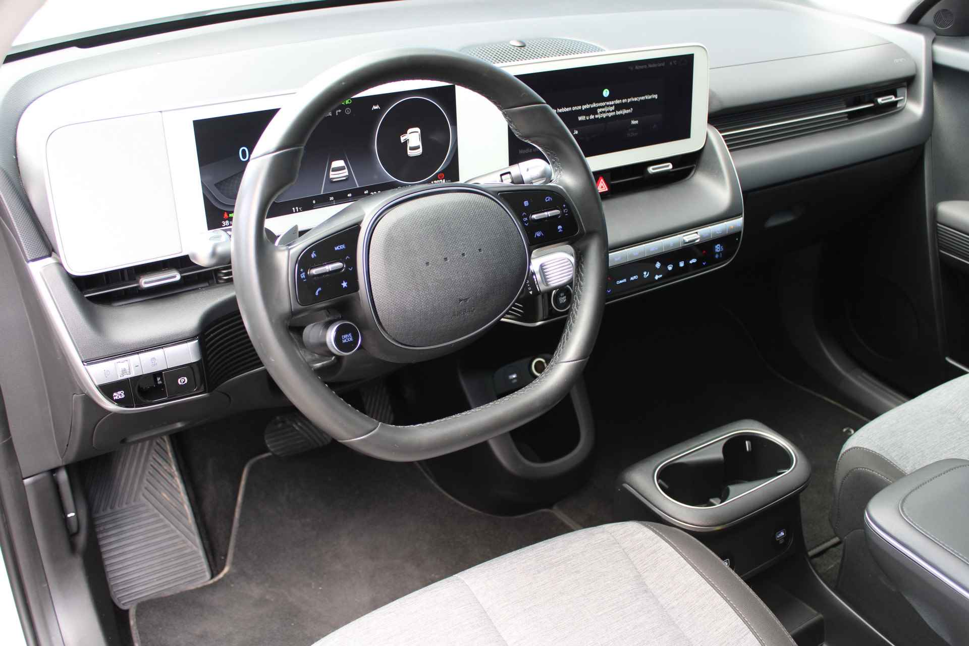 Hyundai IONIQ 5 73 kWh 218pk Style Automaat | Climate | Camera | Keyless | Full Led | Navigatie | 19" Lichtmetaal | Adaptieve Cruisecontrol - 15/29