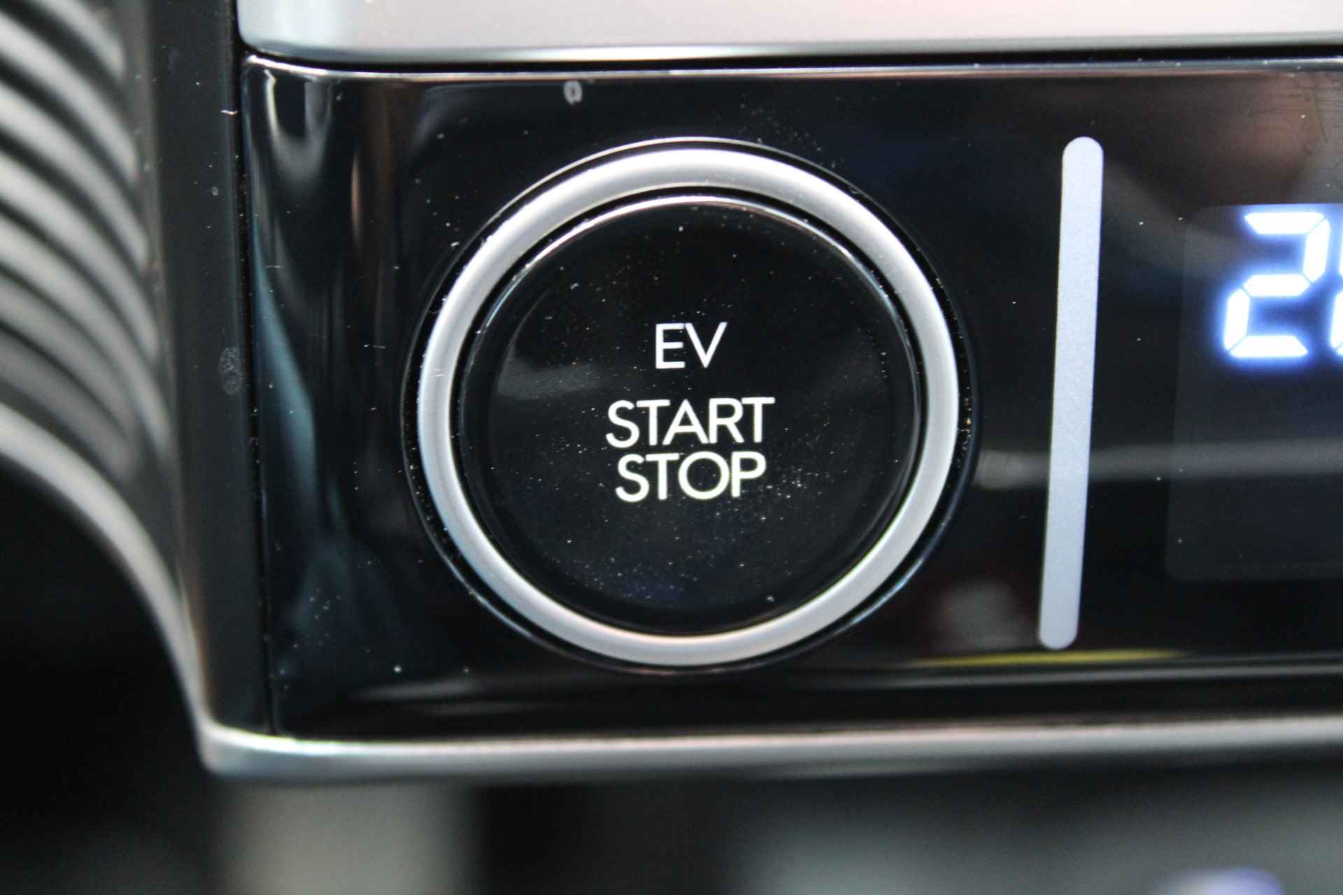 Hyundai IONIQ 5 73 kWh 218pk Style Automaat | Climate | Camera | Keyless | Full Led | Navigatie | 19" Lichtmetaal | Adaptieve Cruisecontrol - 23/29