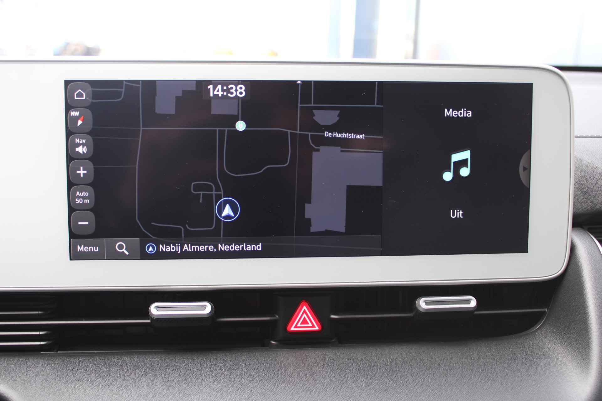 Hyundai IONIQ 5 73 kWh 218pk Style Automaat | Climate | Camera | Keyless | Full Led | Navigatie | 19" Lichtmetaal | Adaptieve Cruisecontrol - 25/29