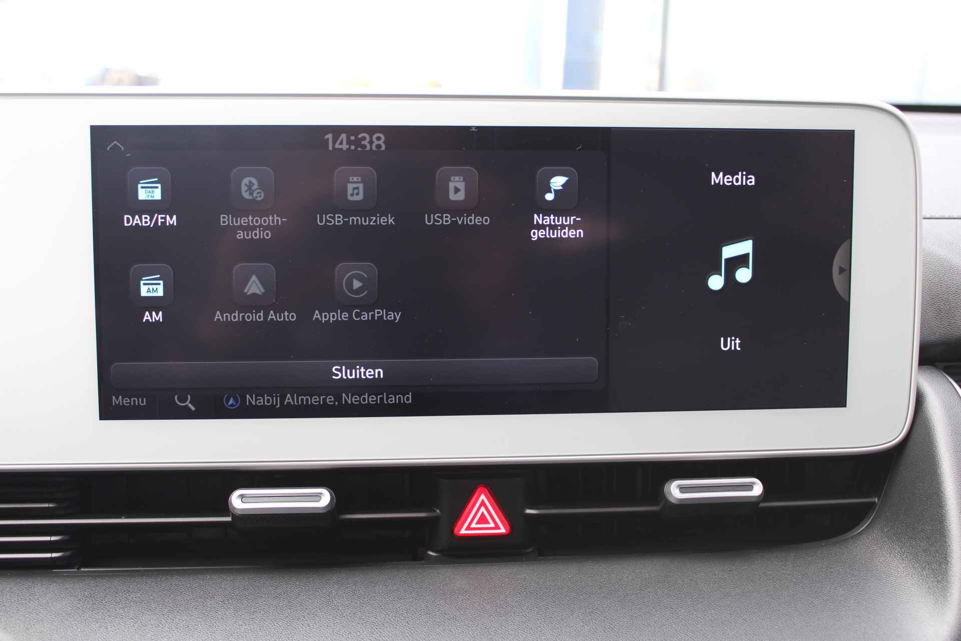 Hyundai IONIQ 5 73 kWh 218pk Style Automaat | Climate | Camera | Keyless | Full Led | Navigatie | 19" Lichtmetaal | Adaptieve Cruisecontrol - 27/29