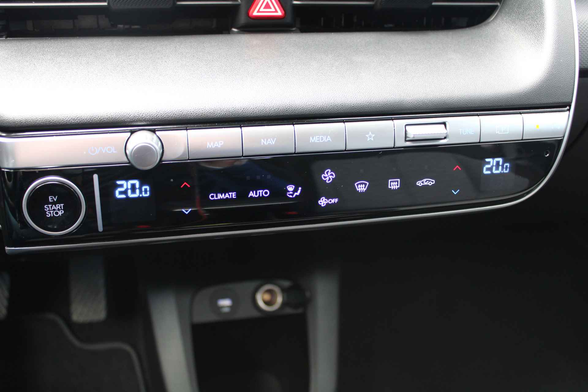 Hyundai IONIQ 5 73 kWh 218pk Style Automaat | Climate | Camera | Keyless | Full Led | Navigatie | 19" Lichtmetaal | Adaptieve Cruisecontrol - 28/29