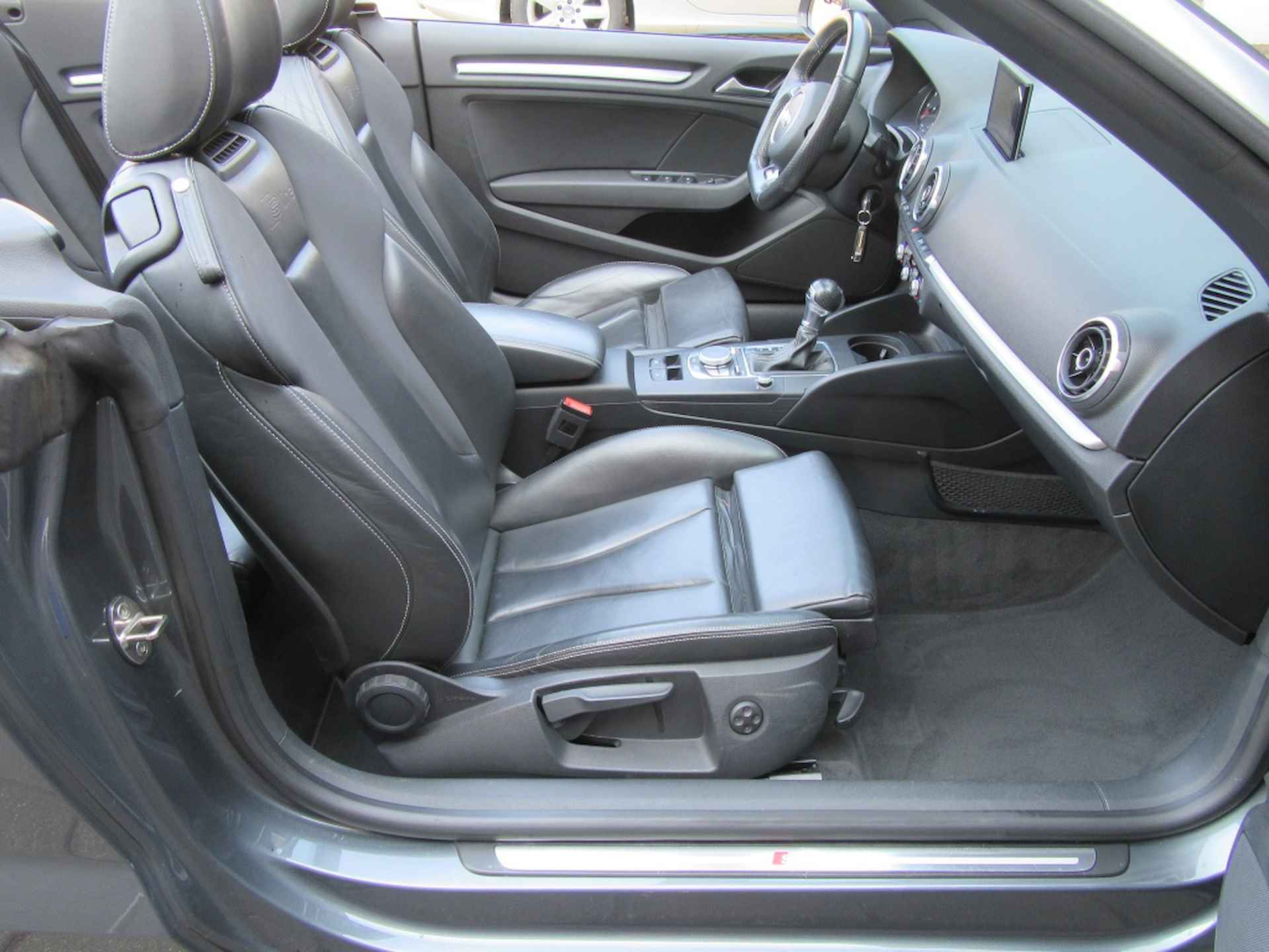Audi A3 Cabriolet 1.4 TFSI S-Line | 19" | NEKVERWARMING | LANE ASSIST | XENON | CR - 25/40