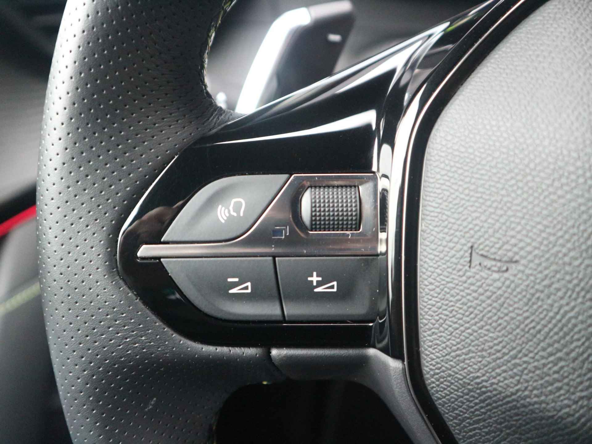 Peugeot 208 1.2 100pk GT Pack Cruise Control | Apple Carplay | Navigatie | Achteruitrijcamera - 19/42