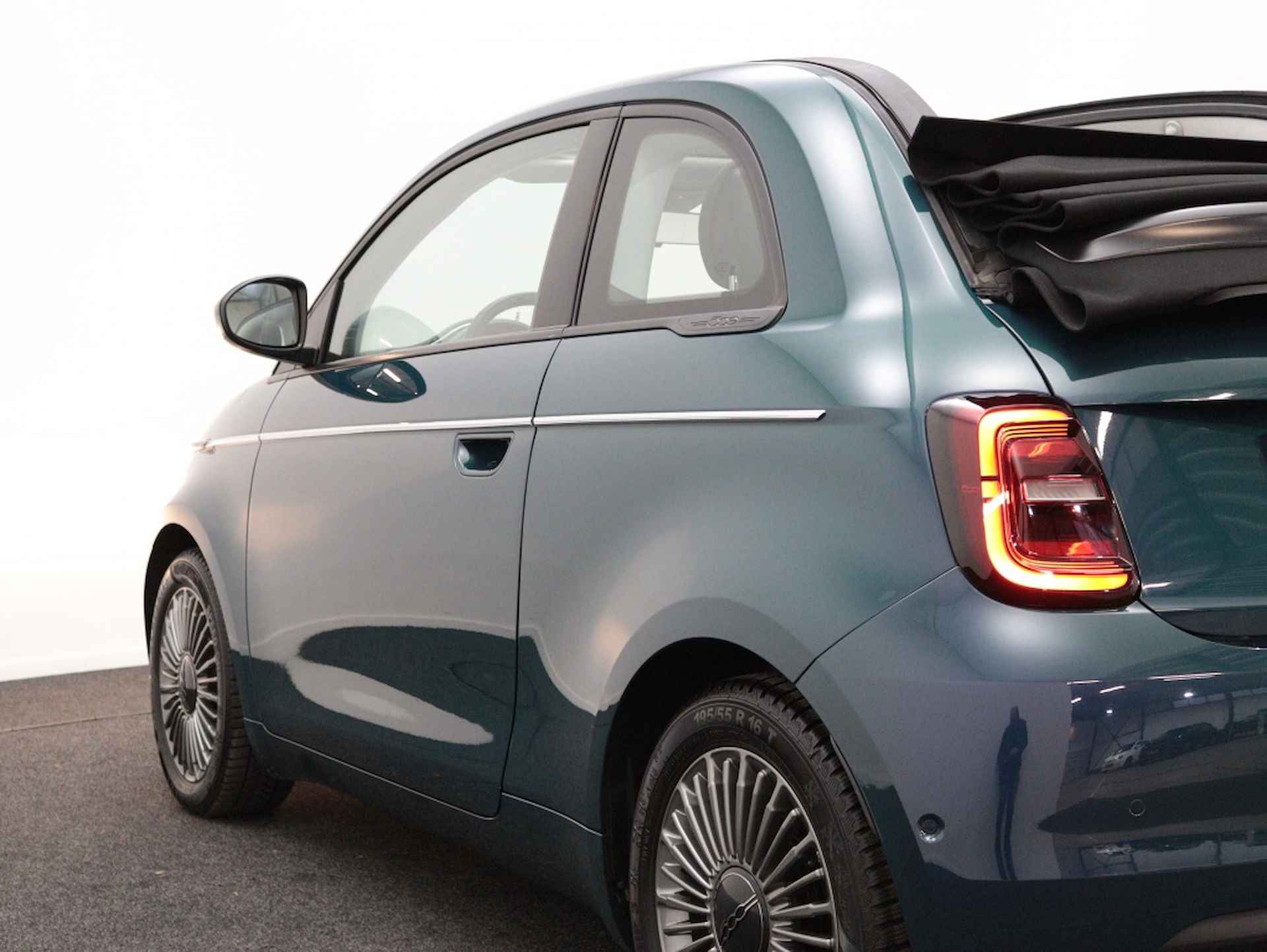 Fiat 500 Cabrio Icon 42 kWh | DAB | Camera | Carplay | Keyless | PLT 339 | - 17/52