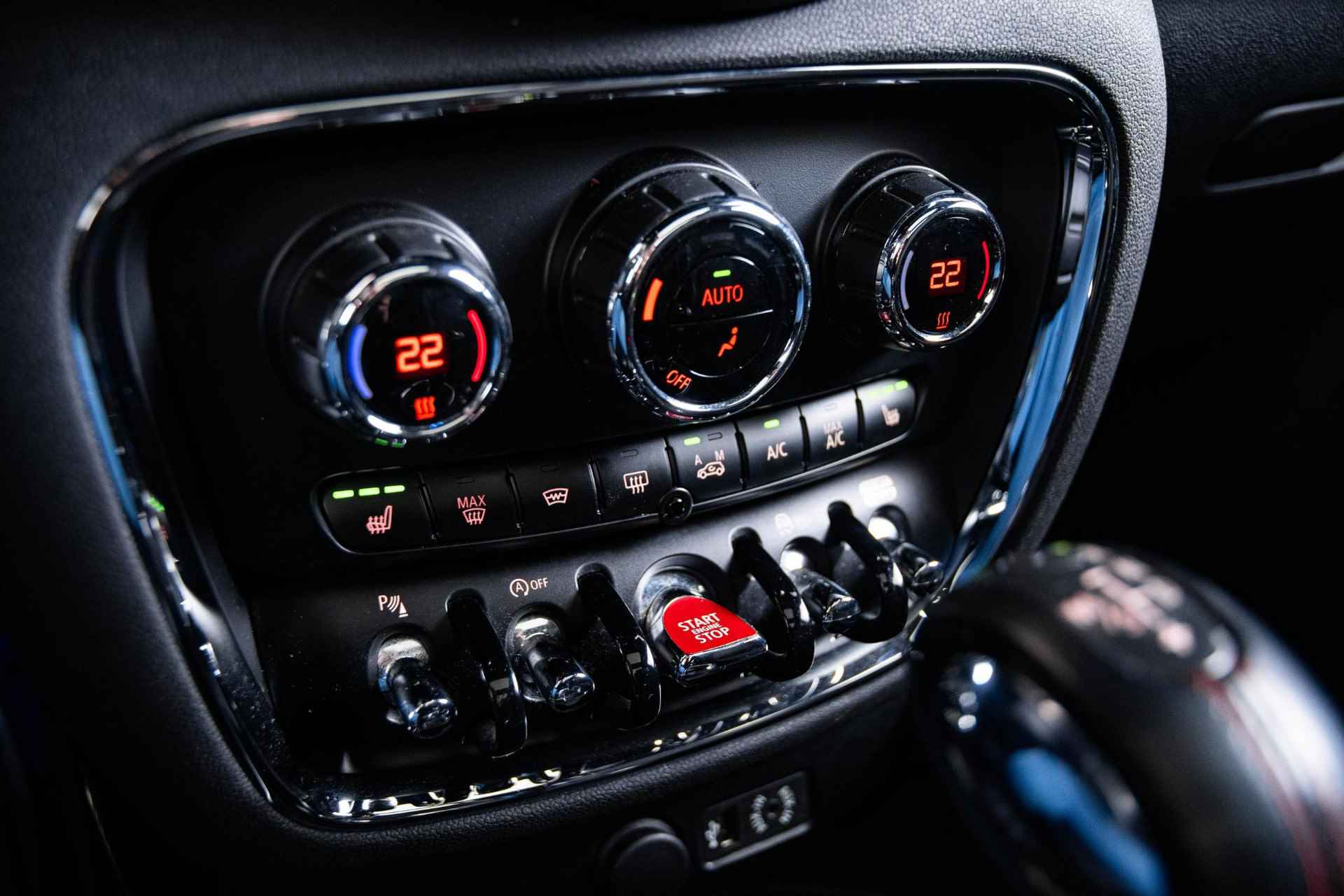 Mini Mini Clubman 2.0 John Cooper Works ALL4 Chili Panoramadak - Harman Kardon - Head-Up Display - LED koplampen - PDC voor/achter - Sportonderstel - Performance control - 45/64