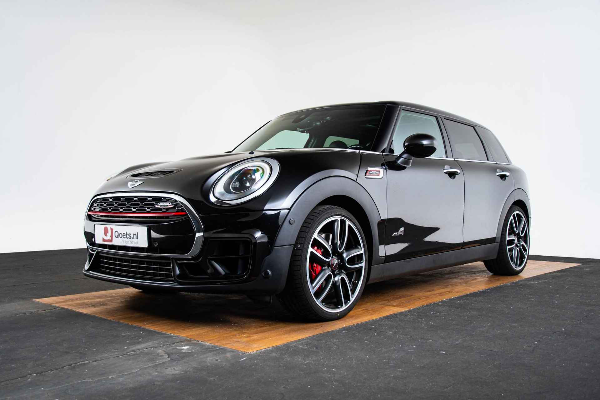 Mini Mini Clubman 2.0 John Cooper Works ALL4 Chili Panoramadak - Harman Kardon - Head-Up Display - LED koplampen - PDC voor/achter - Sportonderstel - Performance control - 50/64