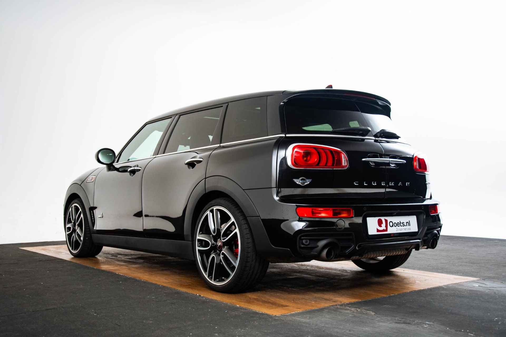 Mini Mini Clubman 2.0 John Cooper Works ALL4 Chili Panoramadak - Harman Kardon - Head-Up Display - LED koplampen - PDC voor/achter - Sportonderstel - Performance control - 53/64