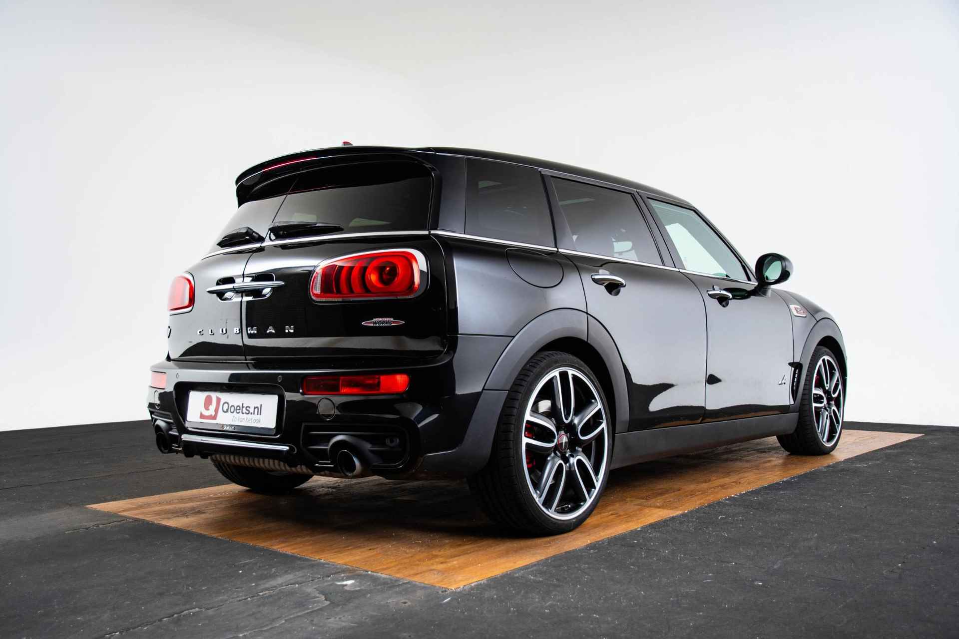 Mini Mini Clubman 2.0 John Cooper Works ALL4 Chili Panoramadak - Harman Kardon - Head-Up Display - LED koplampen - PDC voor/achter - Sportonderstel - Performance control - 54/64