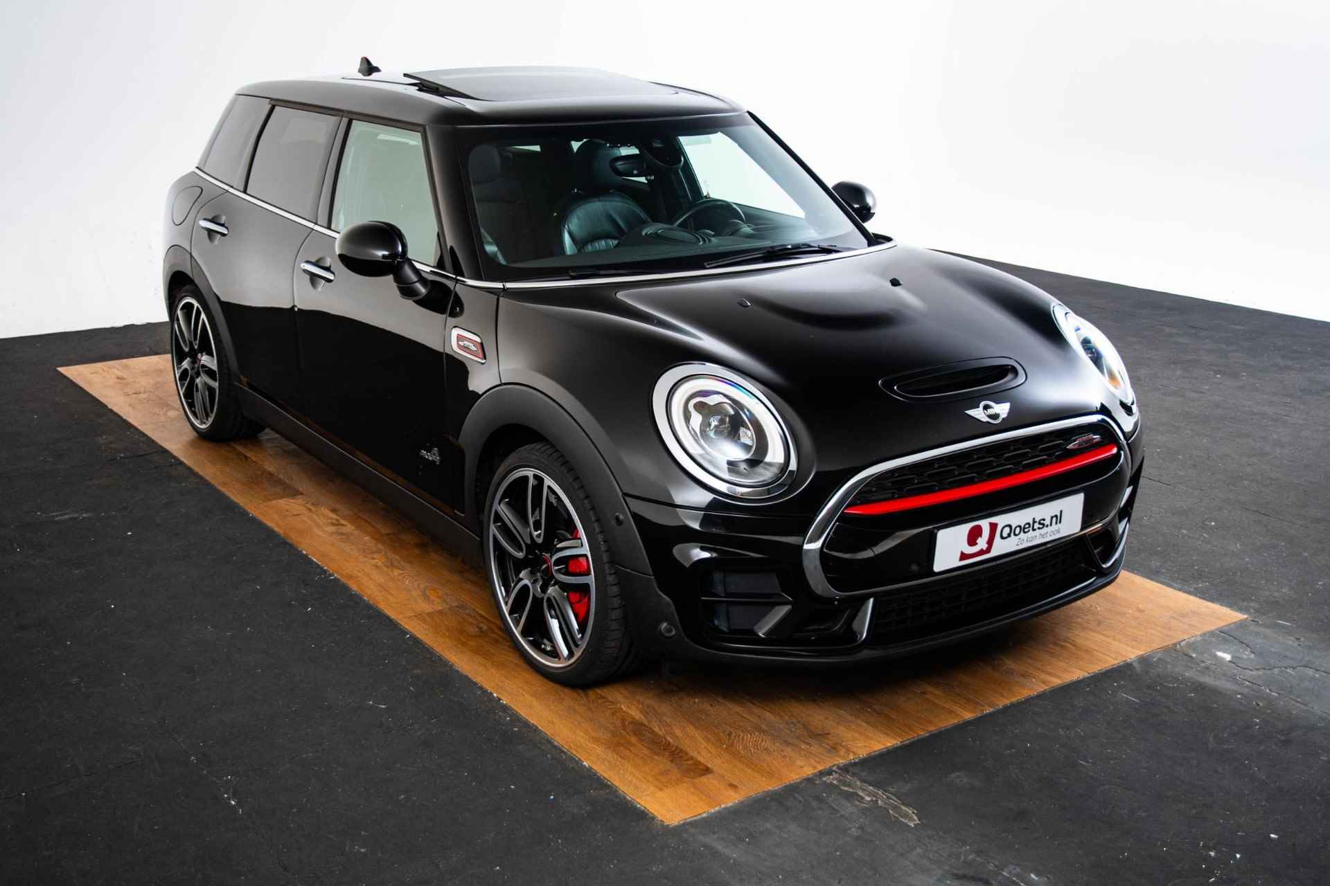 Mini Mini Clubman 2.0 John Cooper Works ALL4 Chili Panoramadak - Harman Kardon - Head-Up Display - LED koplampen - PDC voor/achter - Sportonderstel - Performance control - 56/64