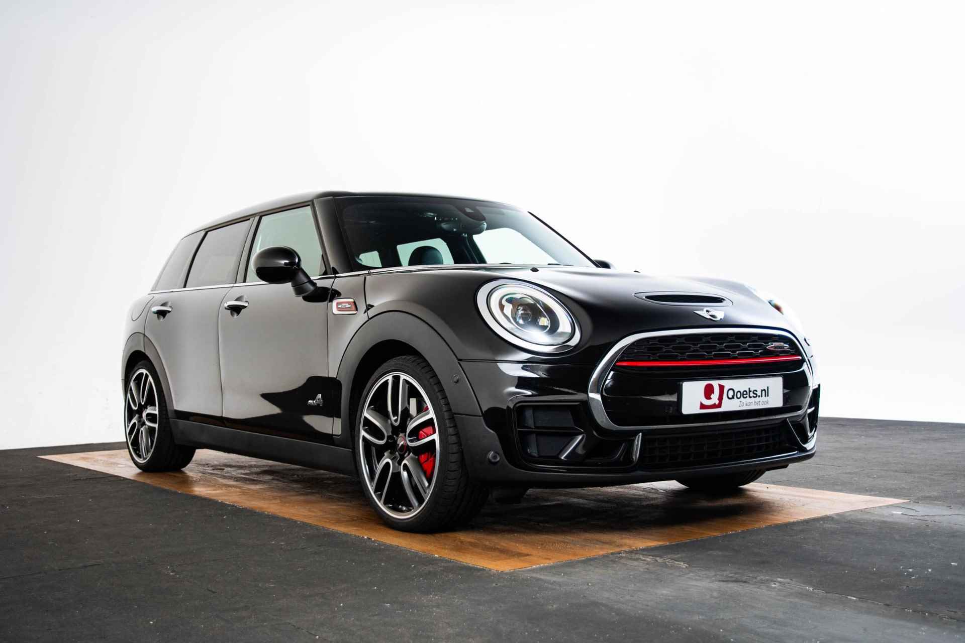 Mini Mini Clubman 2.0 John Cooper Works ALL4 Chili Panoramadak - Harman Kardon - Head-Up Display - LED koplampen - PDC voor/achter - Sportonderstel - Performance control - 57/64