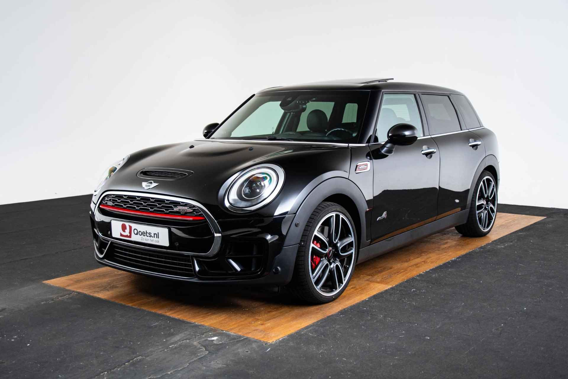 Mini Mini Clubman 2.0 John Cooper Works ALL4 Chili Panoramadak - Harman Kardon - Head-Up Display - LED koplampen - PDC voor/achter - Sportonderstel - Performance control - 58/64