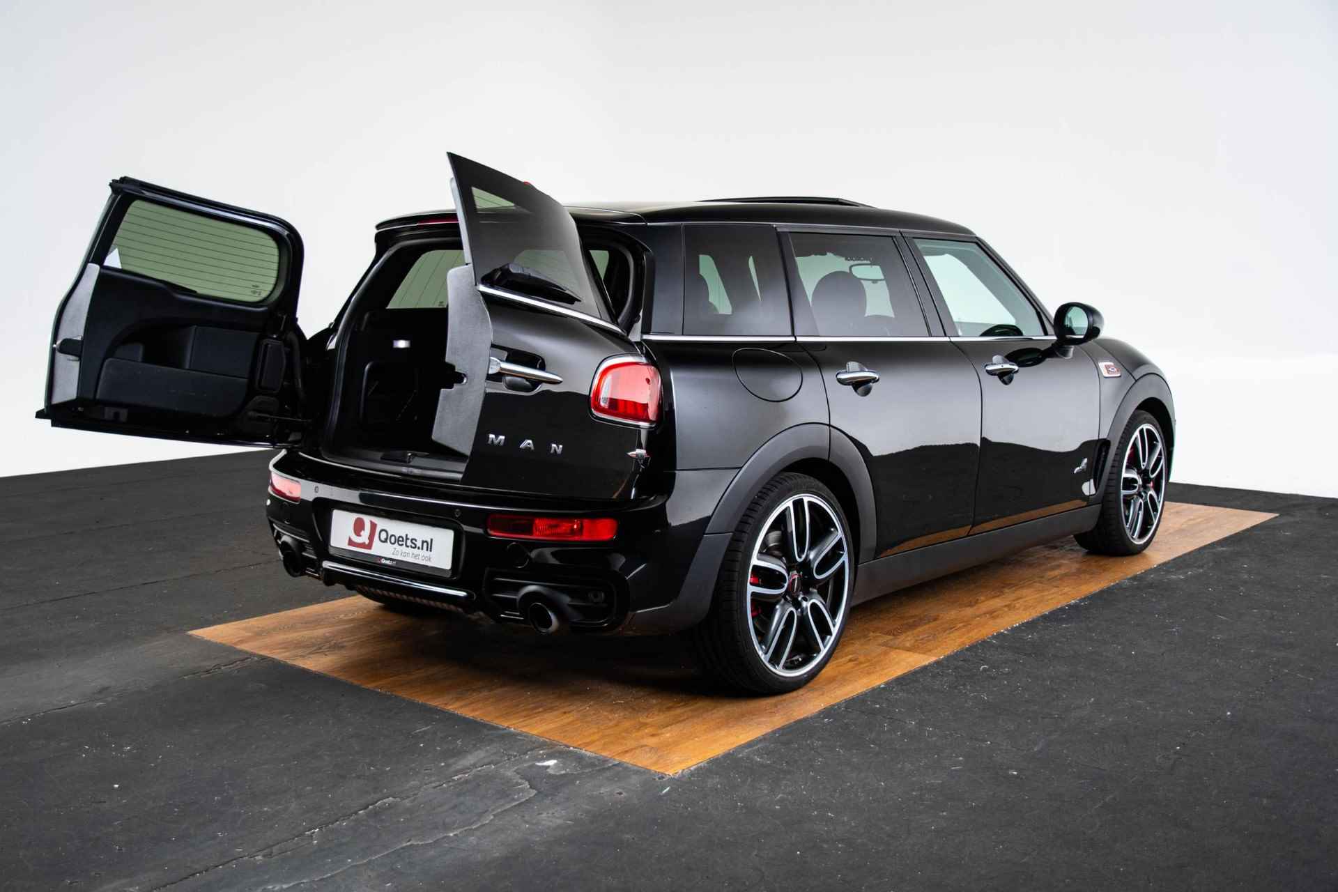 Mini Mini Clubman 2.0 John Cooper Works ALL4 Chili Panoramadak - Harman Kardon - Head-Up Display - LED koplampen - PDC voor/achter - Sportonderstel - Performance control - 59/64