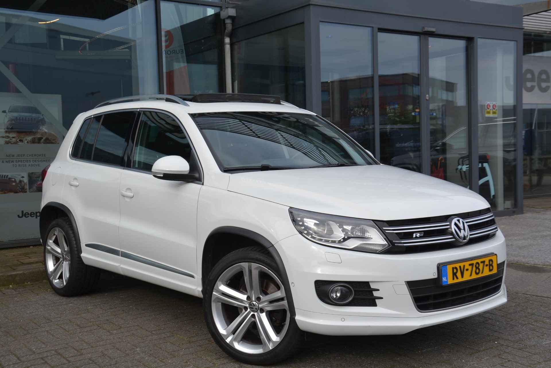 Volkswagen Tiguan 2.0 TDI R-Line Edition 4Motion - 2/34