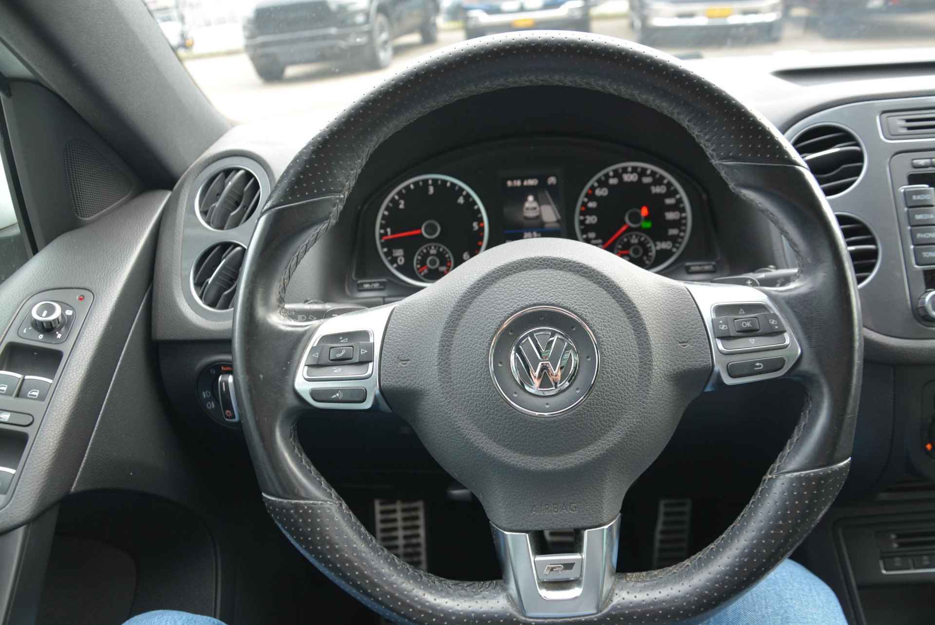 Volkswagen Tiguan 2.0 TDI R-Line Edition 4Motion - 10/34