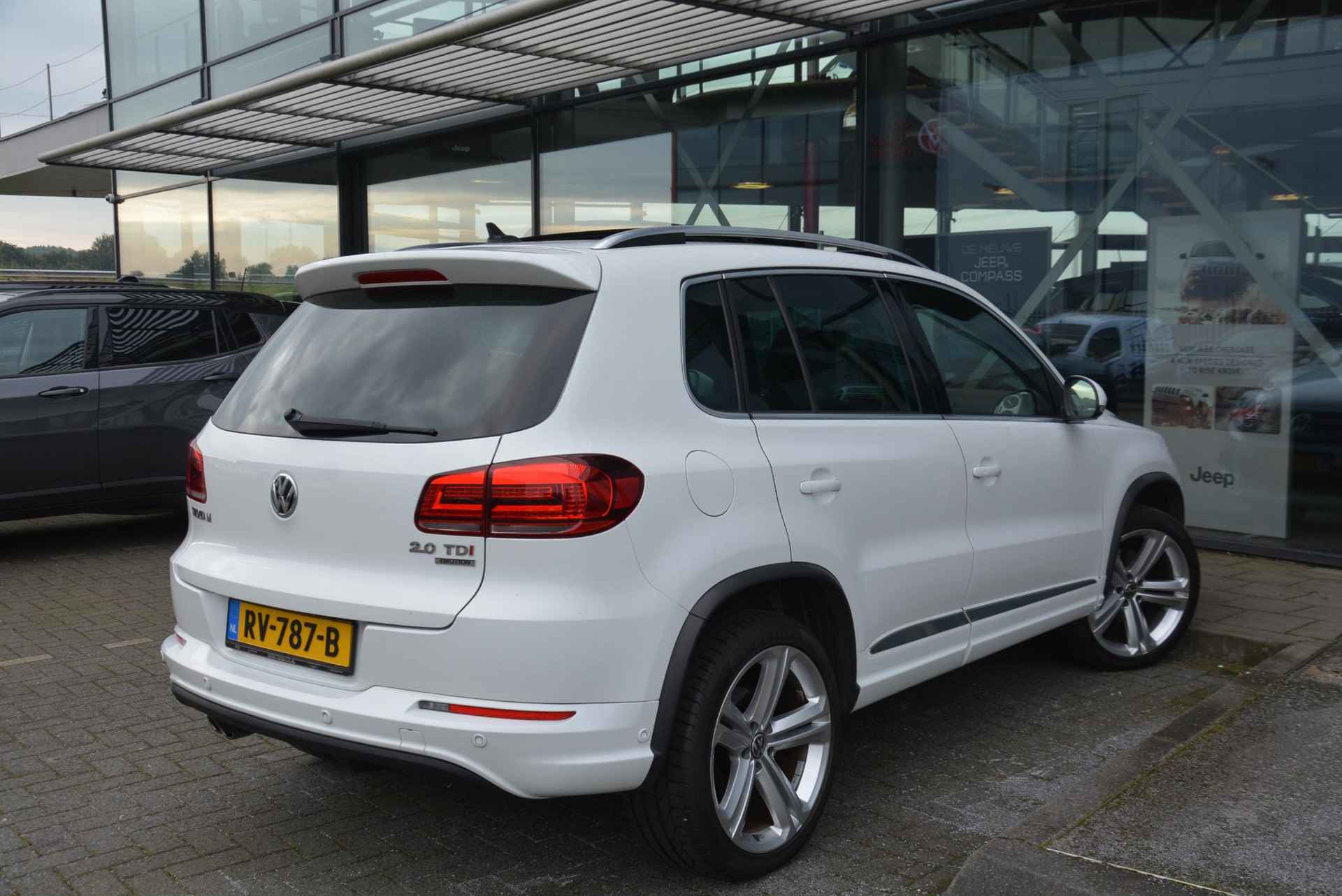 Volkswagen Tiguan 2.0 TDI R-Line Edition 4Motion - 32/34