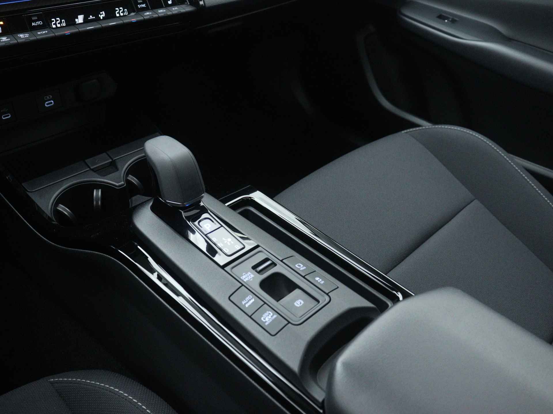Toyota Prius 2.0 Plug-in Hybrid Executive Limited | Navigatie | Panoramadak | - 13/49