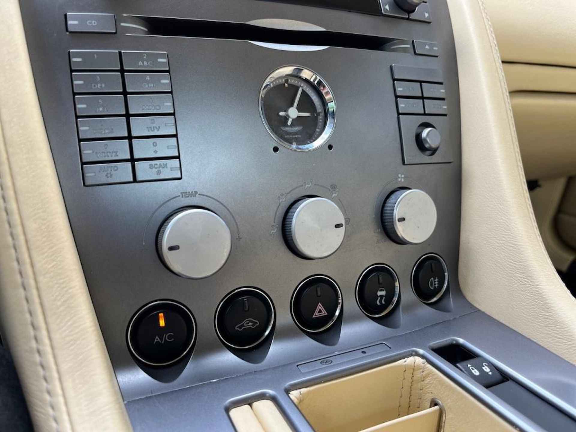 Aston Martin DB9 5.9 V12 Touchtronic 1e eigenaar Origineel Nederlands - 22/27