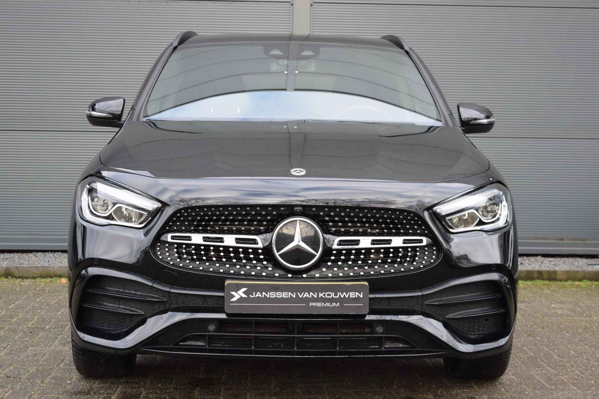 Mercedes-Benz GLA-klasse 180 Business Solution AMG / Widescreen / Navigatie / Stoelverwarming / Camera - 2/59