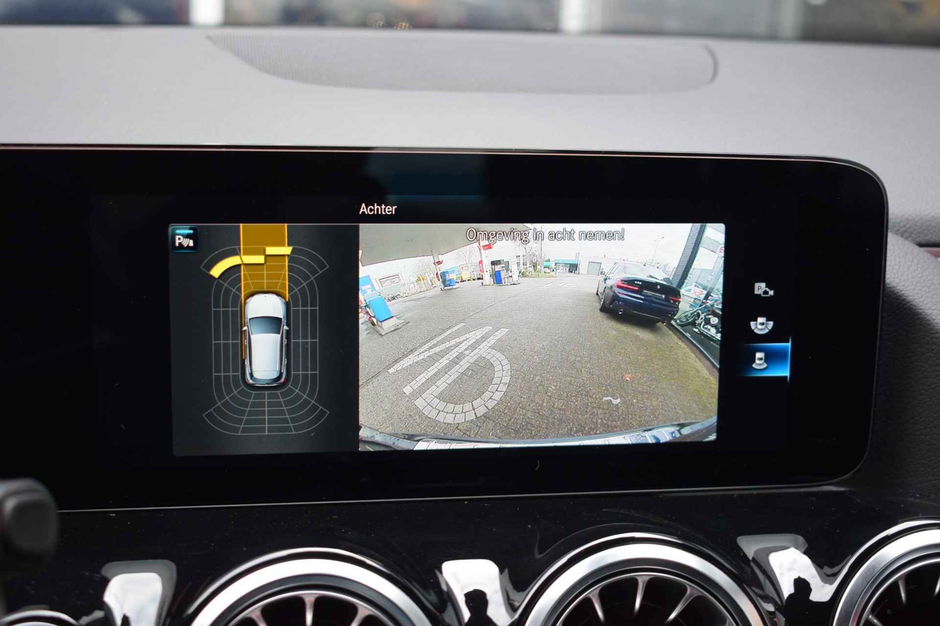 Mercedes-Benz GLA-klasse 180 Business Solution AMG / Widescreen / Navigatie / Stoelverwarming / Camera - 20/59