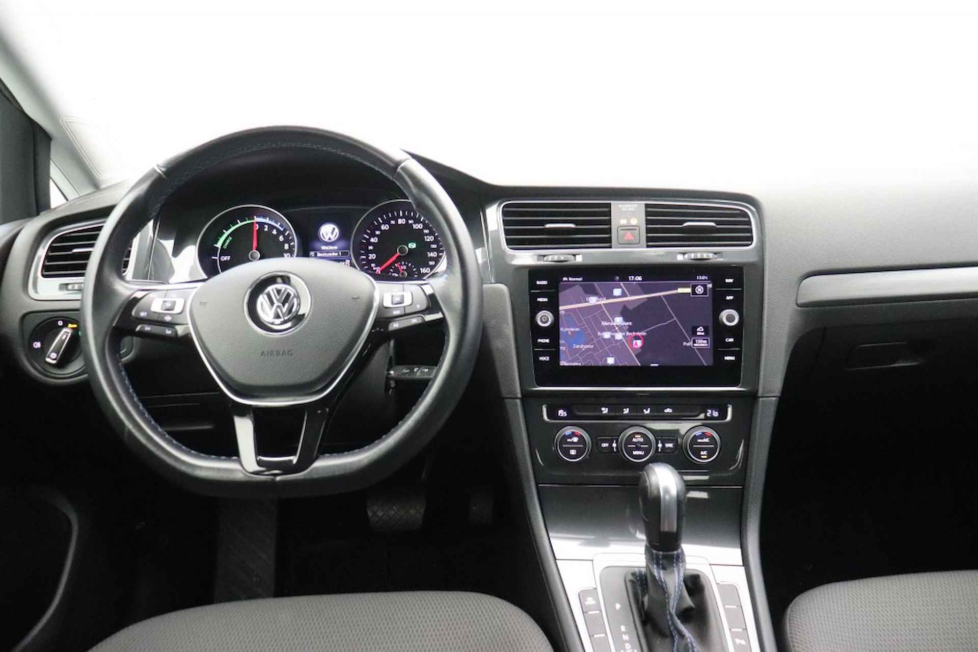 VOLKSWAGEN E-golf E-DITION - Navi, Clima (12.345 NA SUBSIDIE) - 4/25