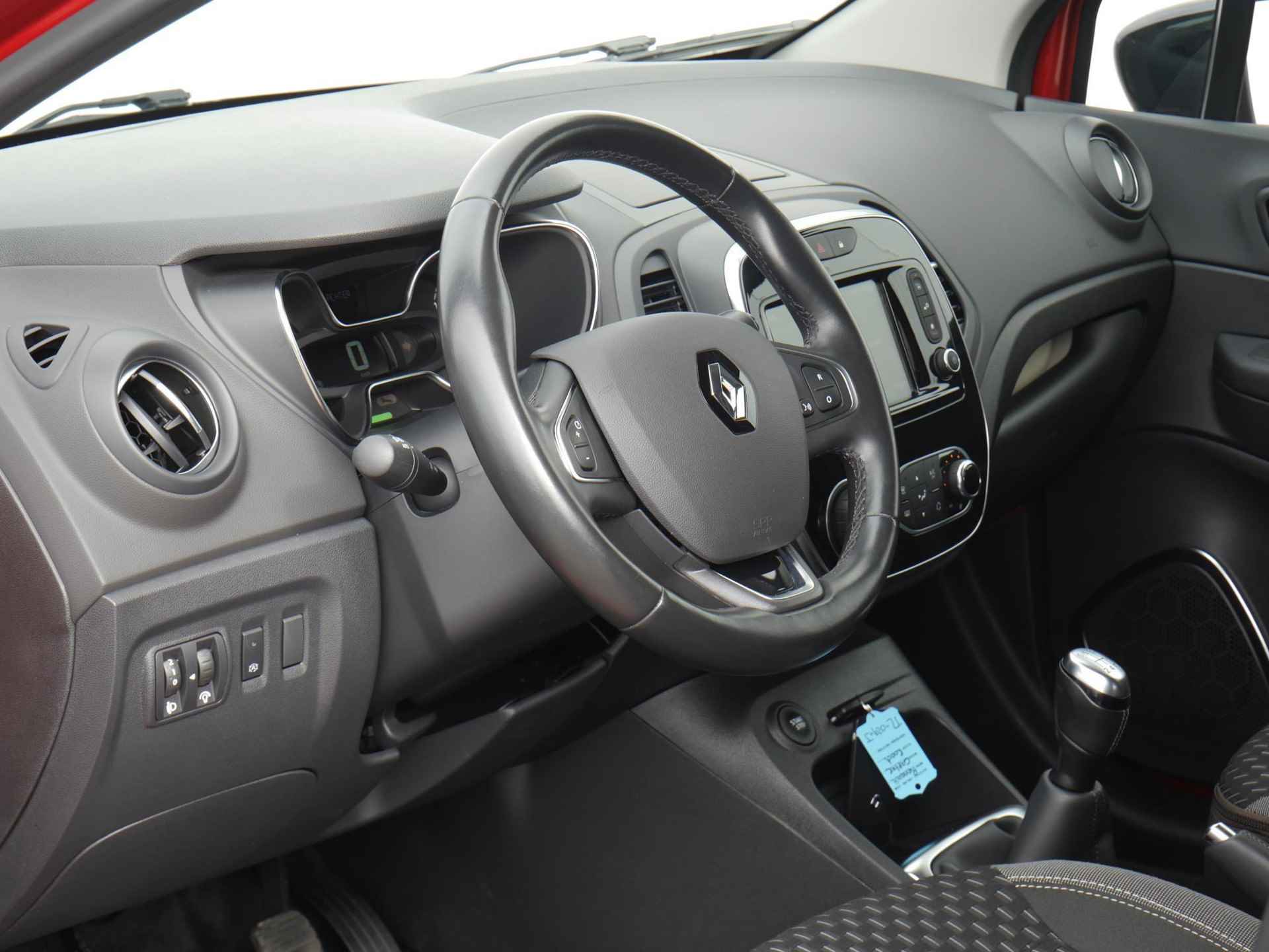 Renault Captur 0.9 TCe Intens 90PK | Keyless Entry | Camera | Navigatie R-Link | Parkeersensoren Voor & Achter | Start & Stopknop | Armsteun | Cruise Control | Airco - 4/53