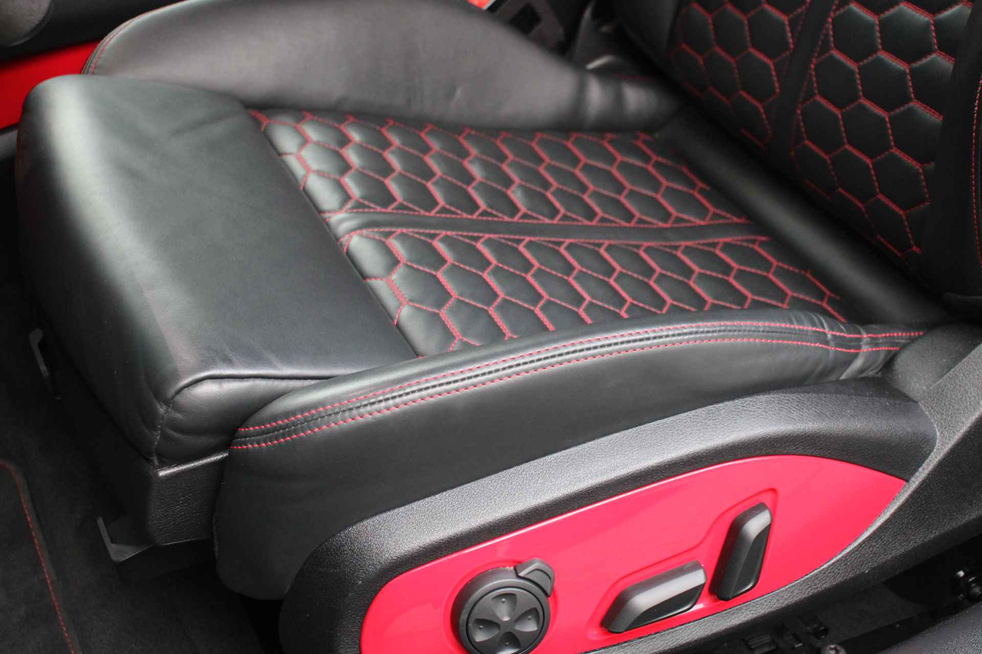 Audi TT RS quattro Navi/RS-Seats/B&O/Keyless/Matrix/20inch - 11/43