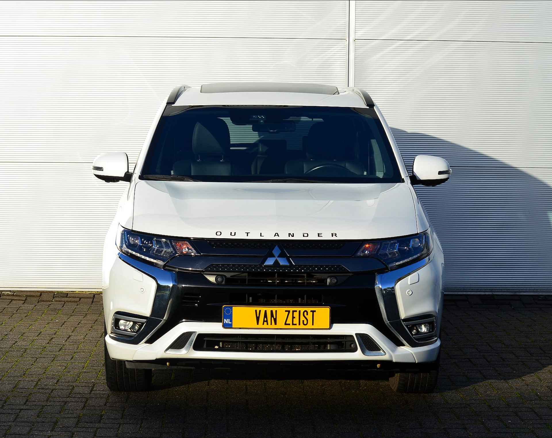 Mitsubishi Outlander PHEV 2.4 S-EDITION 4WD | PLUG IN HYBRID | V2G | FULL OPTIONS | SCHUIFDAK | ADAPTIEF CRUISE | TREKHAAK 1500KG | ALL IN RIJKLAARPRIJS - 15/52