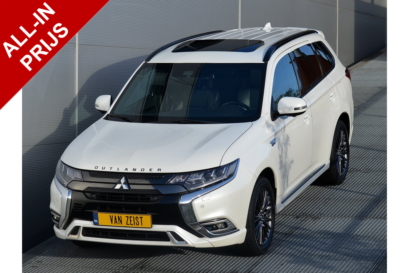 Mitsubishi Outlander PHEV 2.4 S-EDITION 4WD | PLUG IN HYBRID | V2G | FULL OPTIONS | SCHUIFDAK | ADAPTIEF CRUISE | TREKHAAK 1500KG | ALL IN RIJKLAARPRIJS