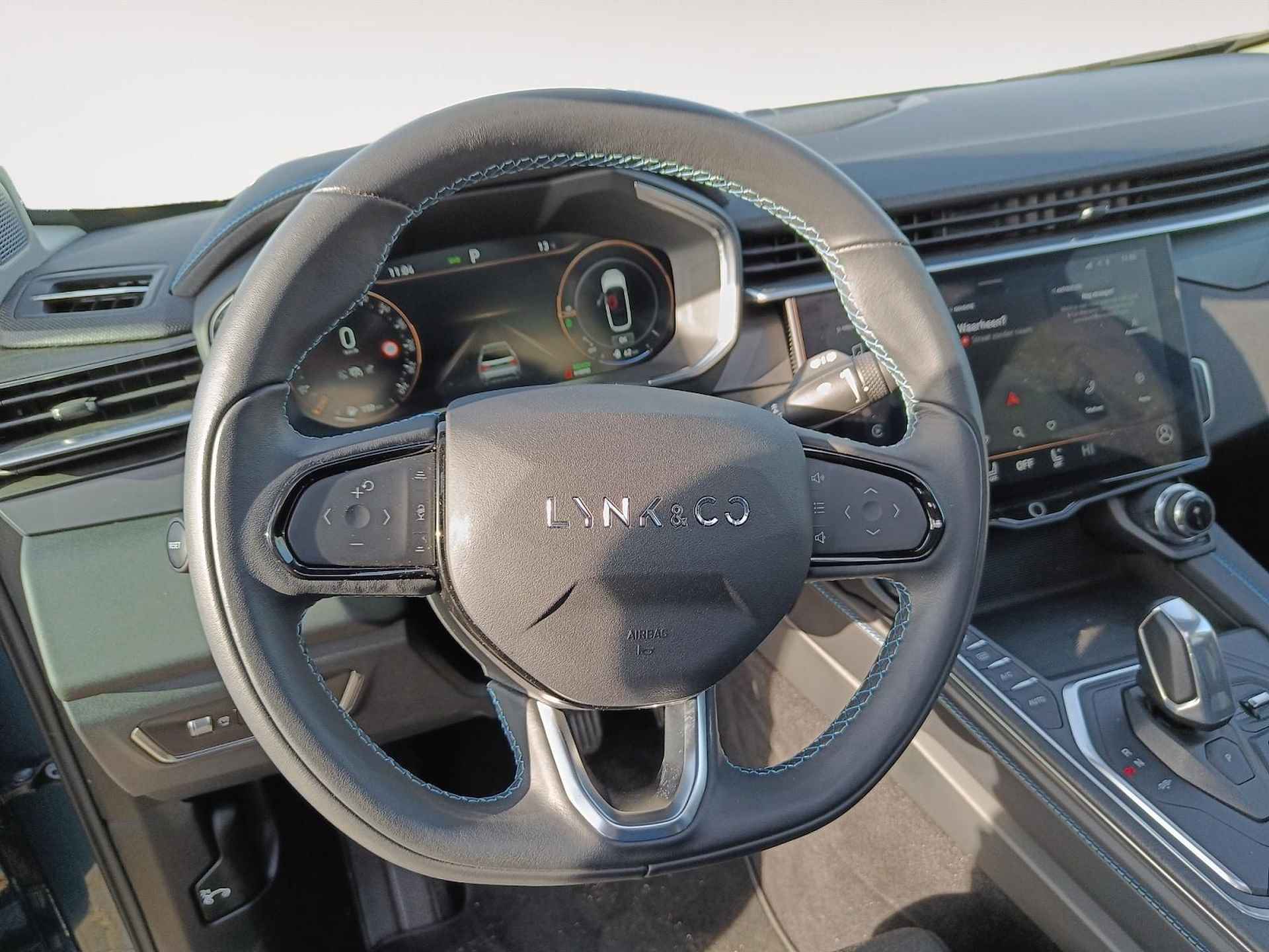 Lynk & Co 01 1.5 | Trekhaak | Panoramadak | Navigatiesysteem | 30.000km!!! - 15/26