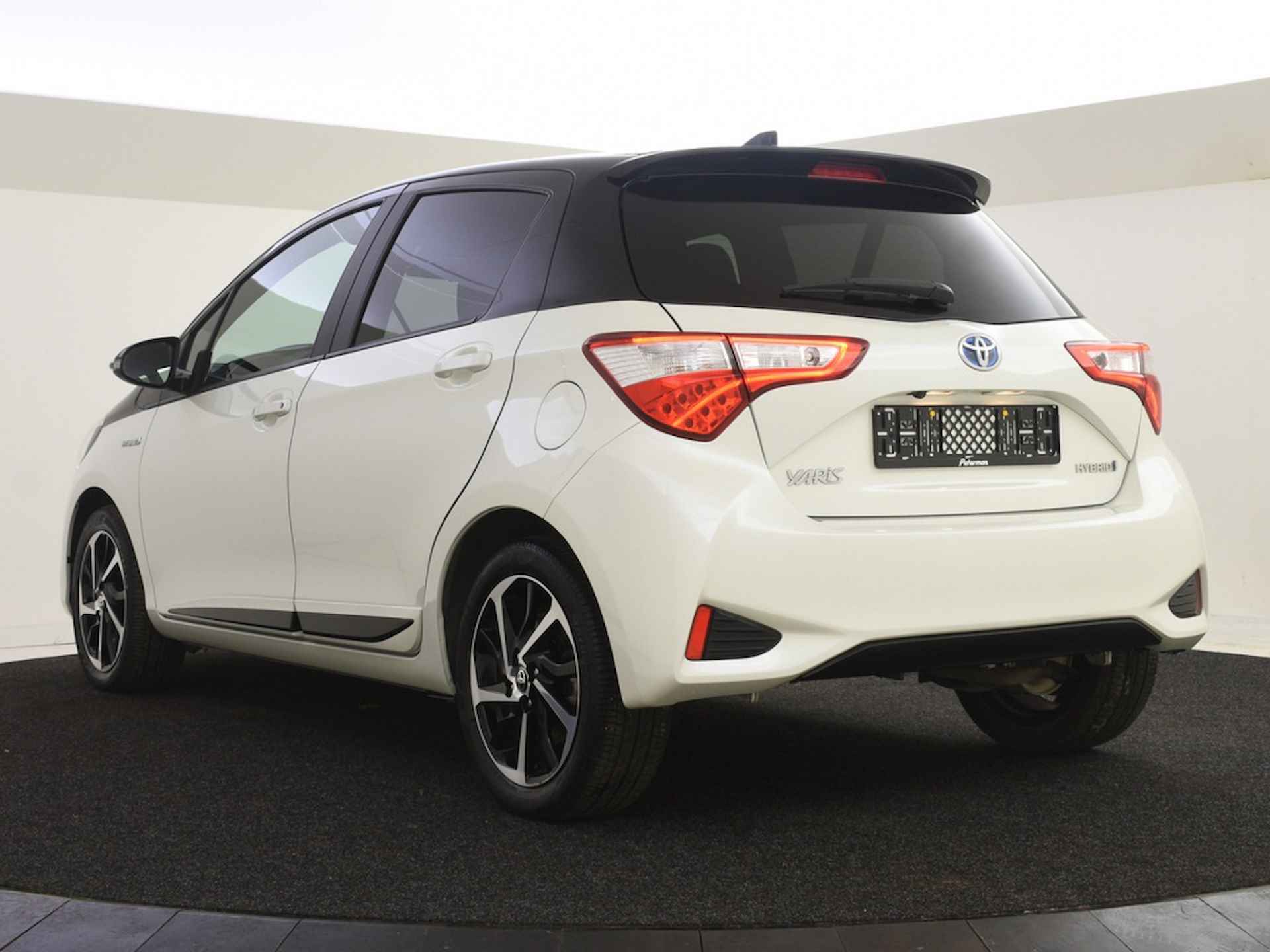 Toyota Yaris 1.5 Hybrid Dynamic Bi-Tone | Apple carplay - 3/32
