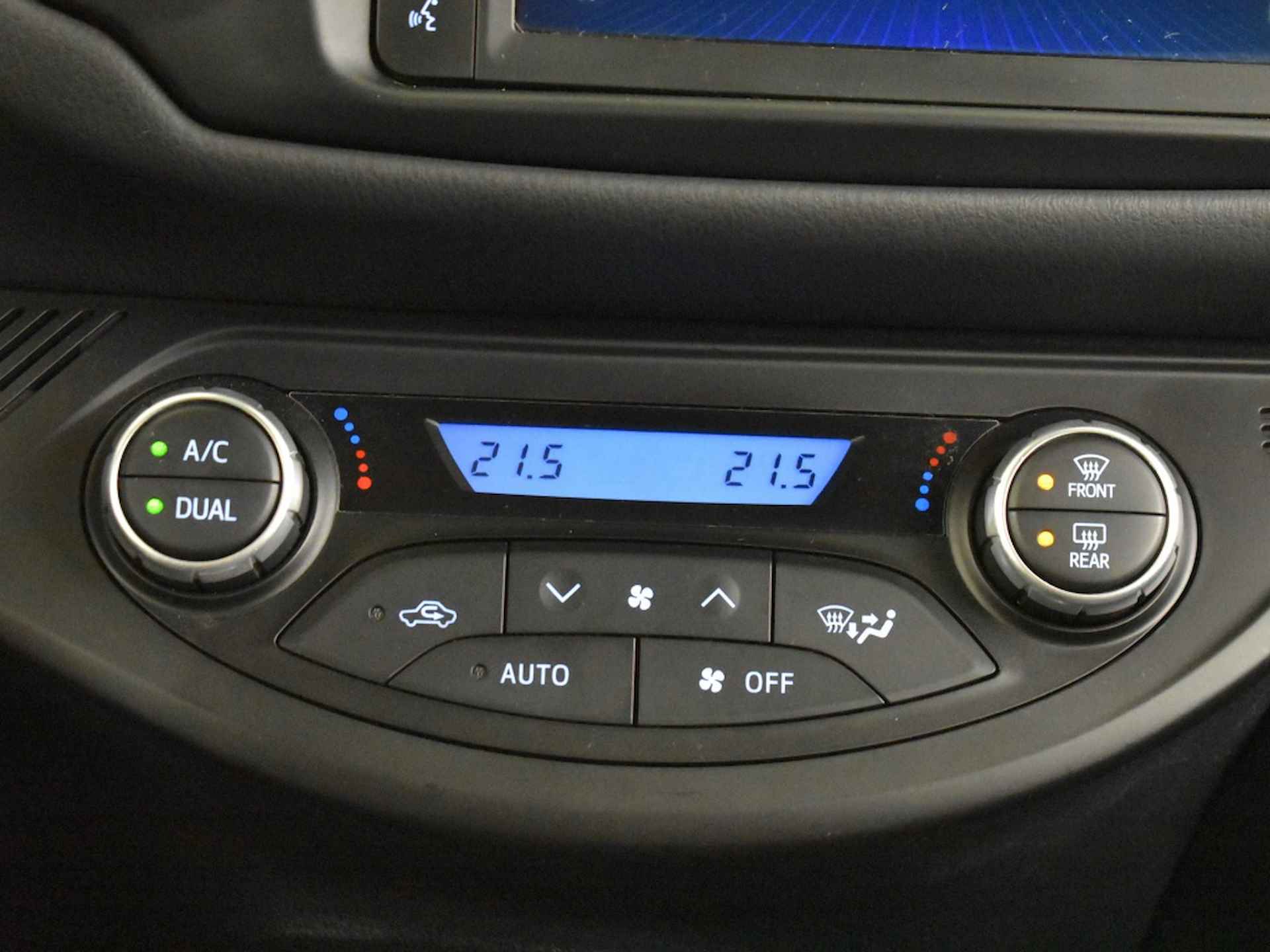 Toyota Yaris 1.5 Hybrid Dynamic Bi-Tone | Apple carplay - 19/32