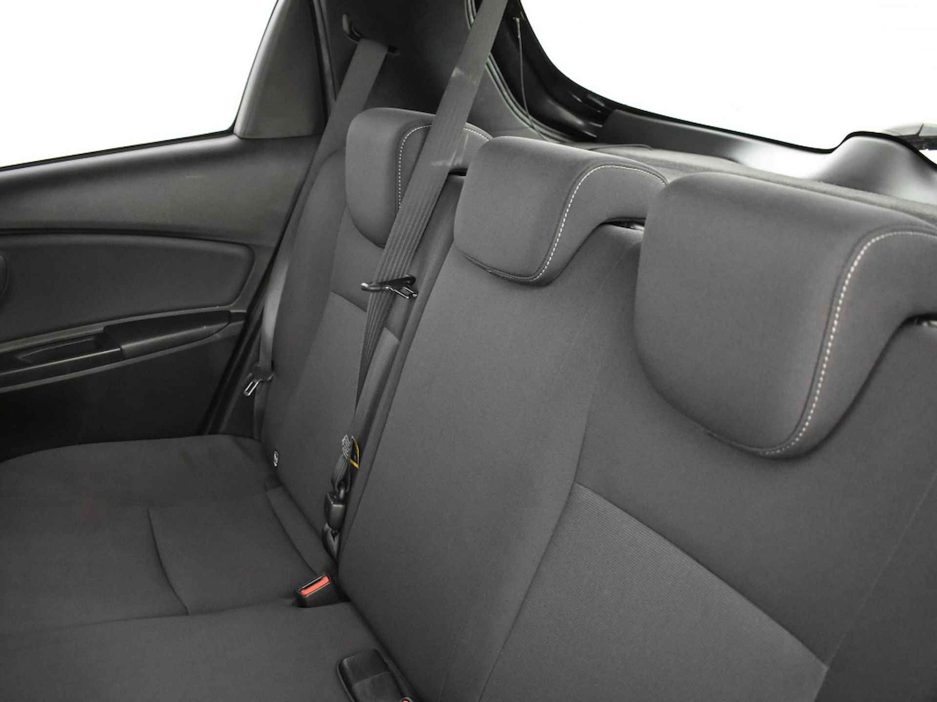Toyota Yaris 1.5 Hybrid Dynamic Bi-Tone | Apple carplay - 24/32