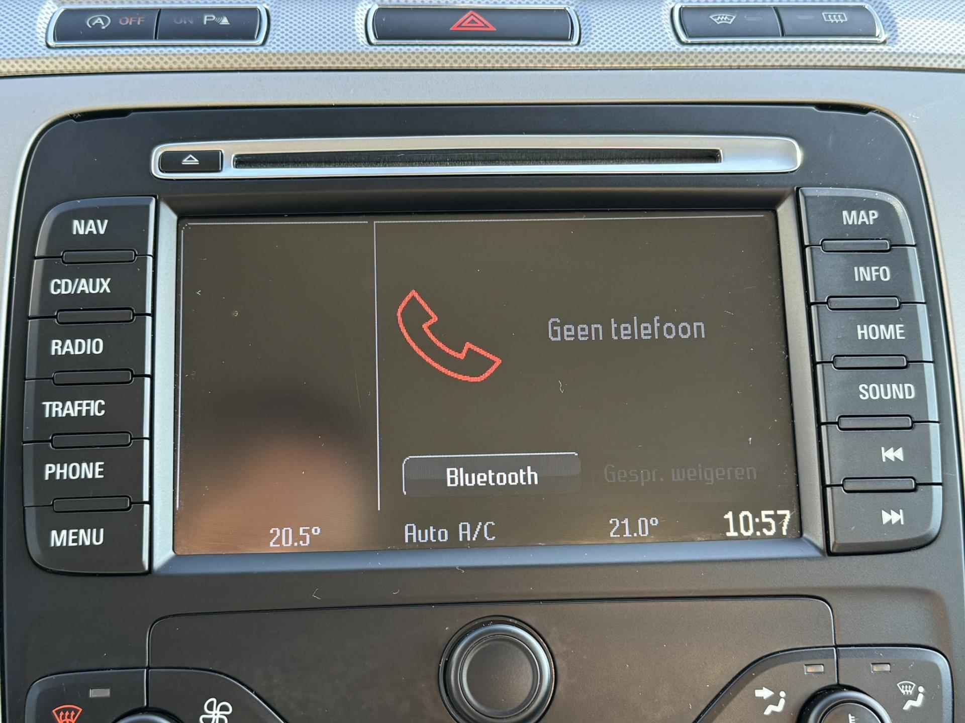 Ford S-Max 1.6 Titanium Trekhaak Clima Cruise Navigatie Pdc Stoelverwarming - 32/50