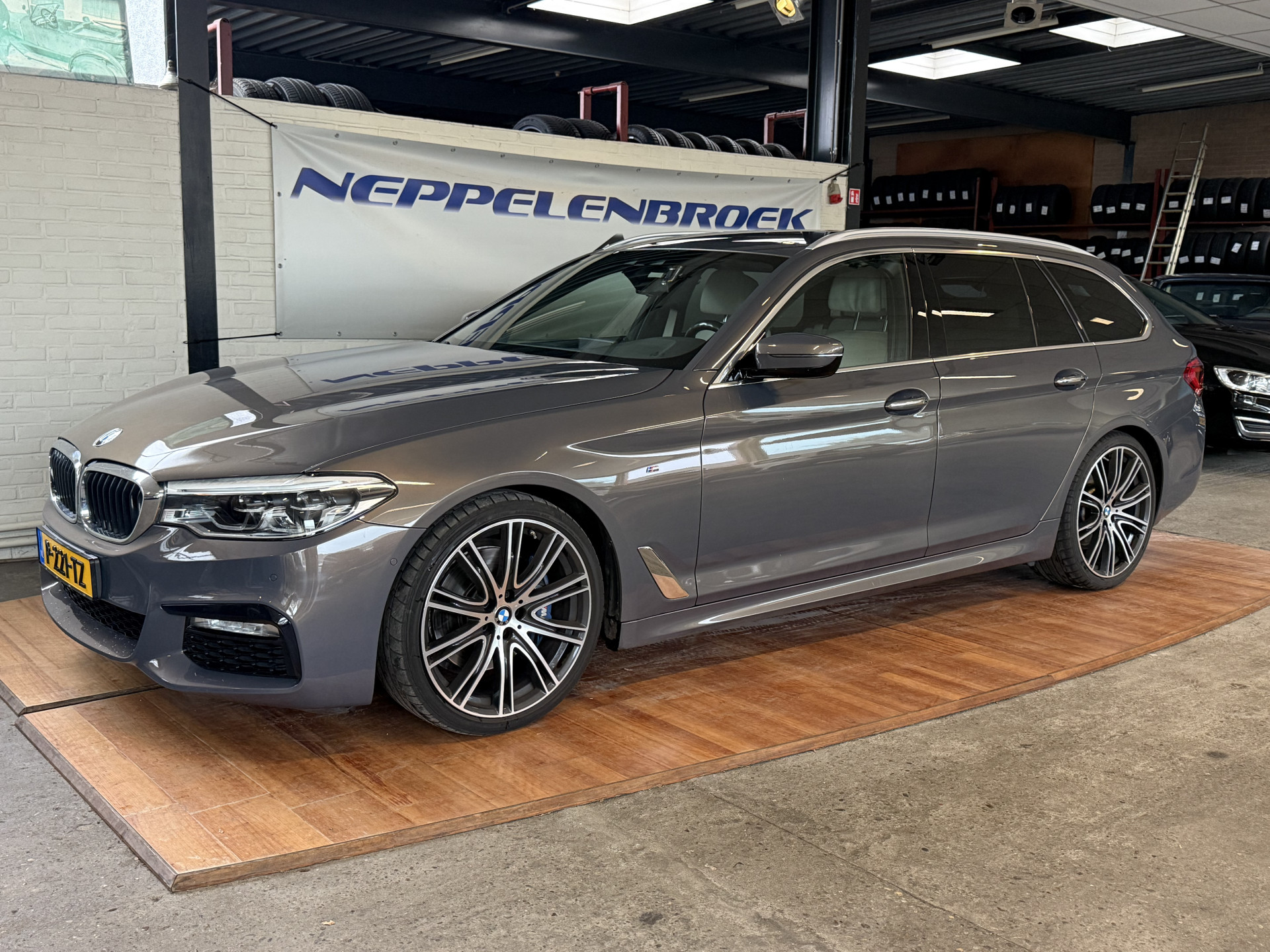 BMW 5 Serie Touring 530d Executive M Pakket