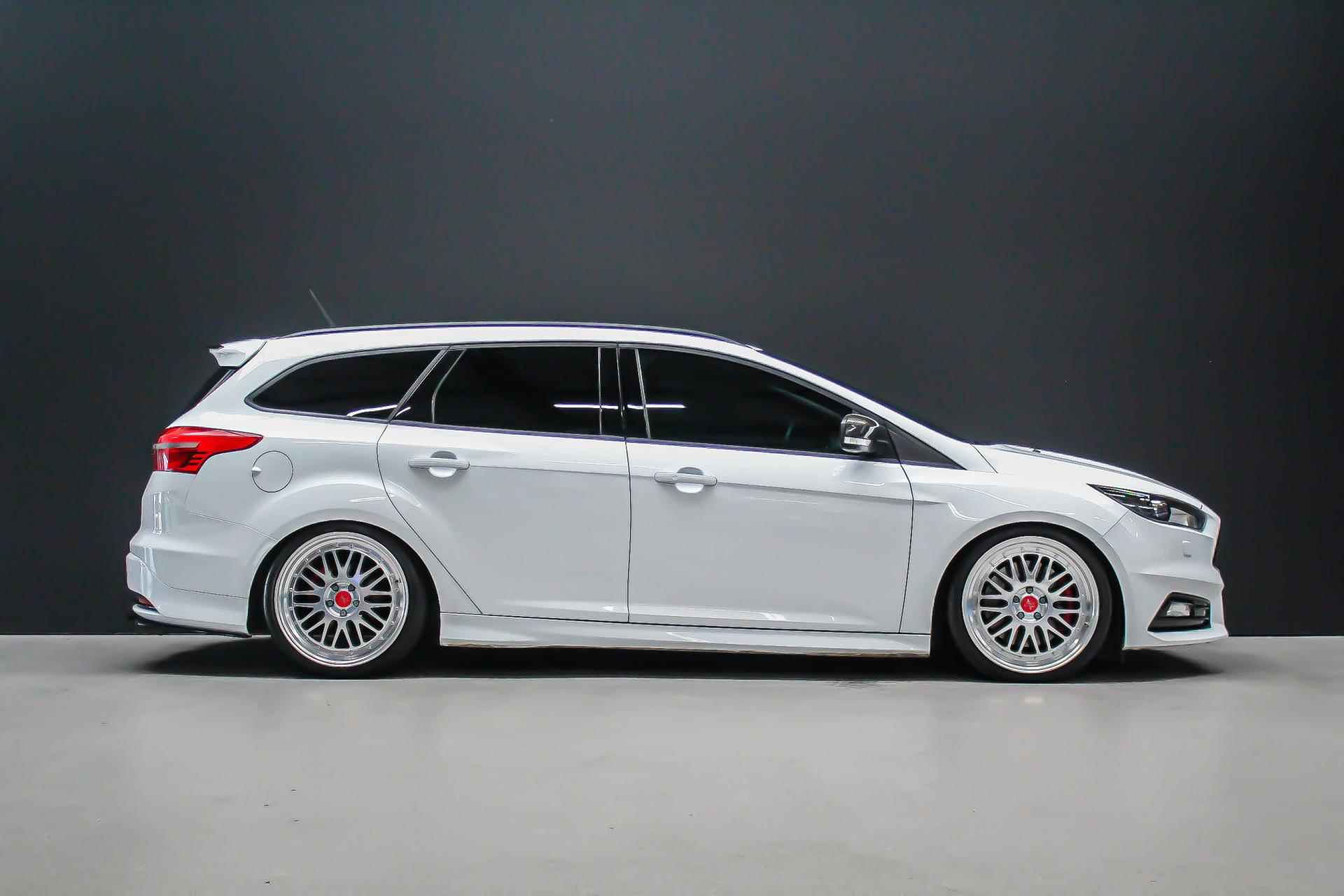 Ford FOCUS Wagon 2.0 250pk ST-3 |schroefset|Maxton|sportuitlaat|Sync3|elektrische stoelen|Apple Carplay|Android Auto|winterpakket|cruise control| - 6/34