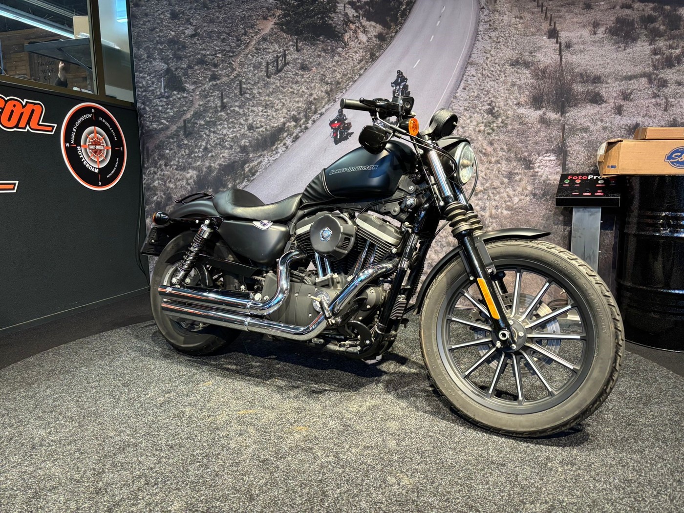 Harley-Davidson XL883N Iron