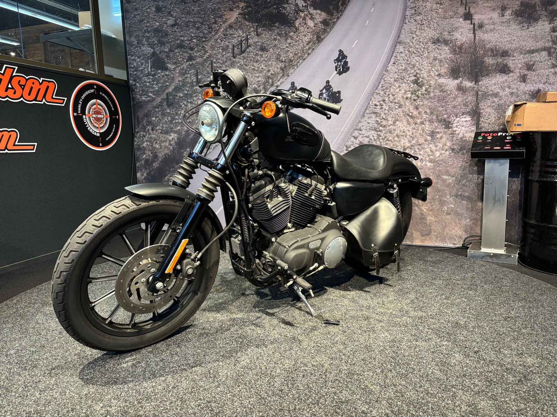 Harley-Davidson XL883N Iron - 4/9